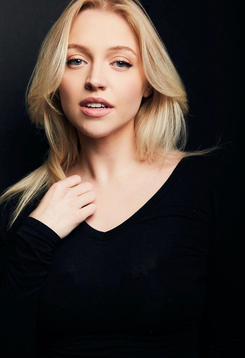 actor Jenna Hogan large photo