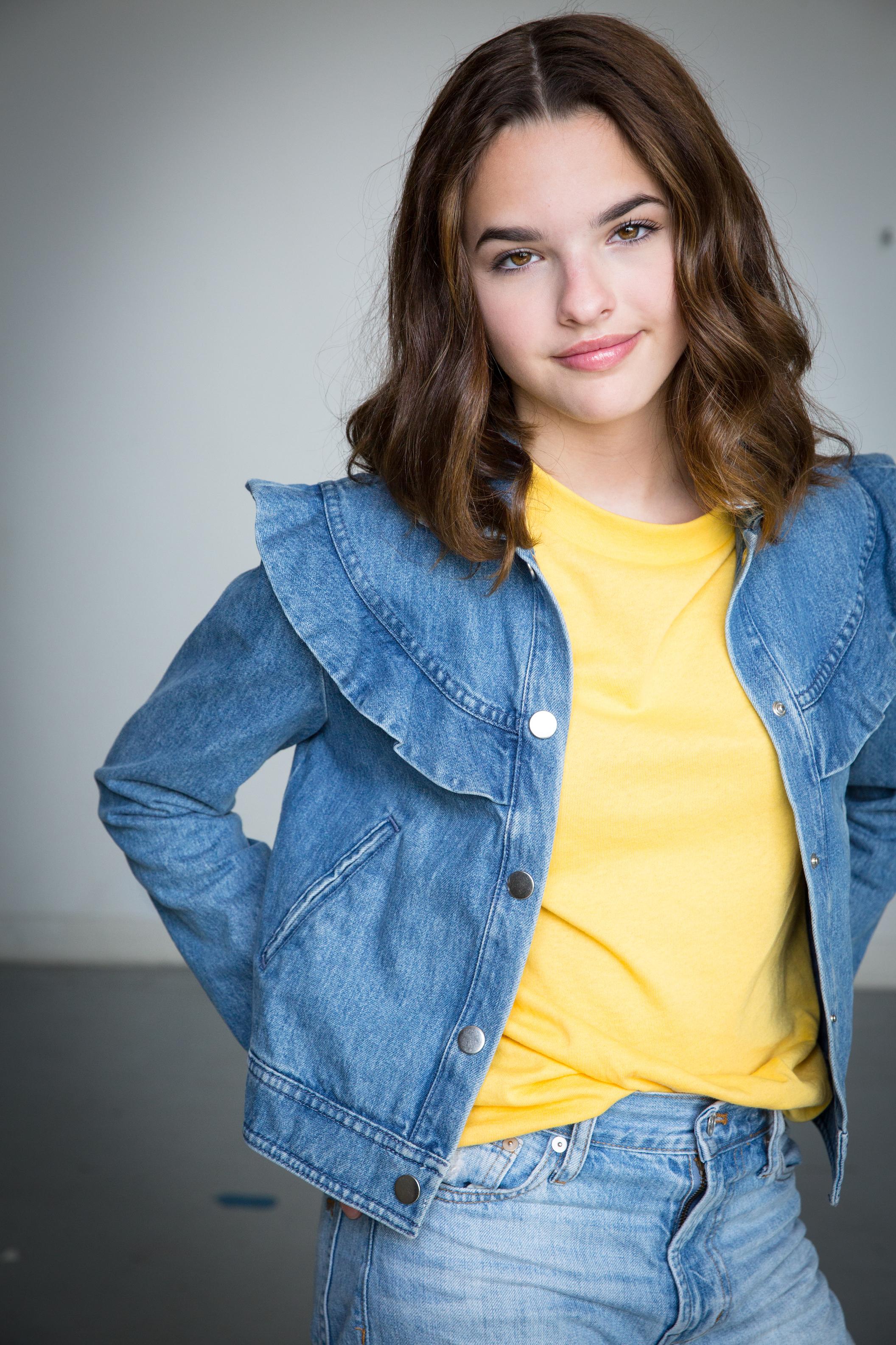 actor Jenna Raine Simmons large photo