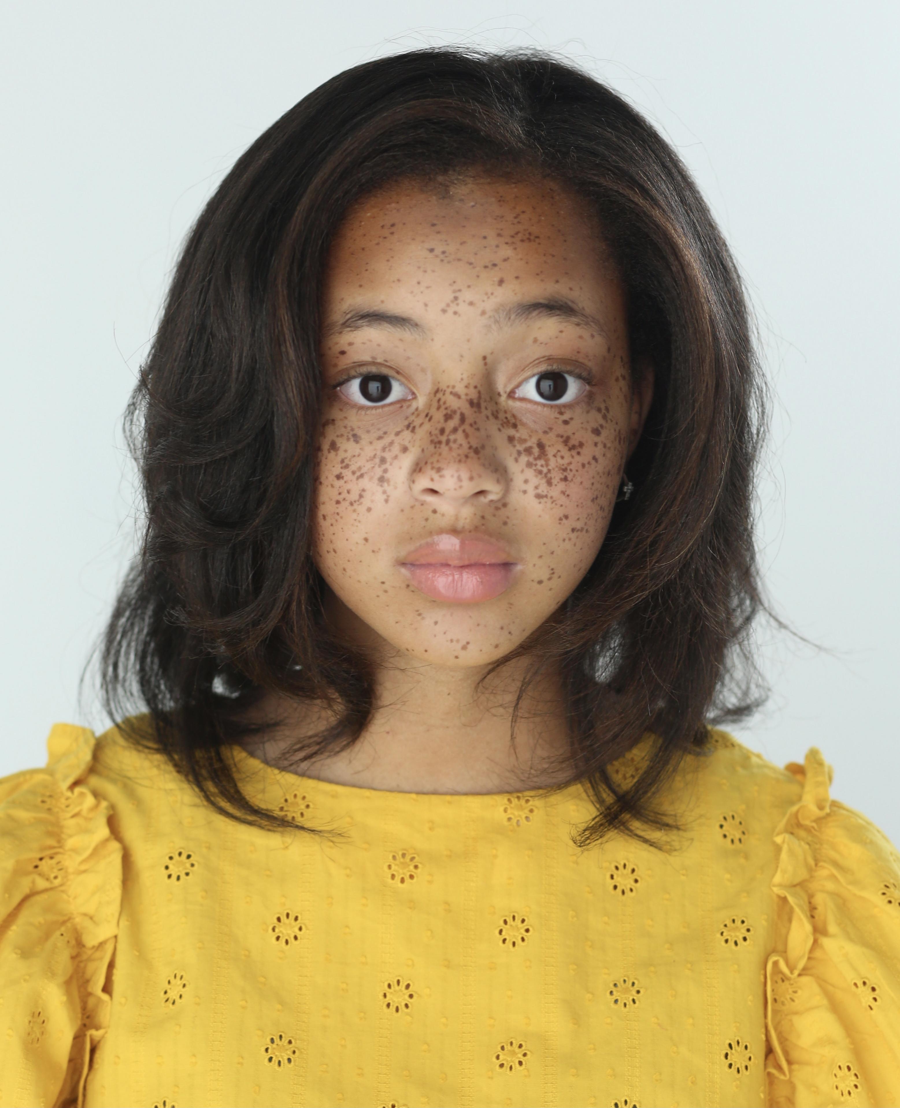 actor Elle Wesley large photo