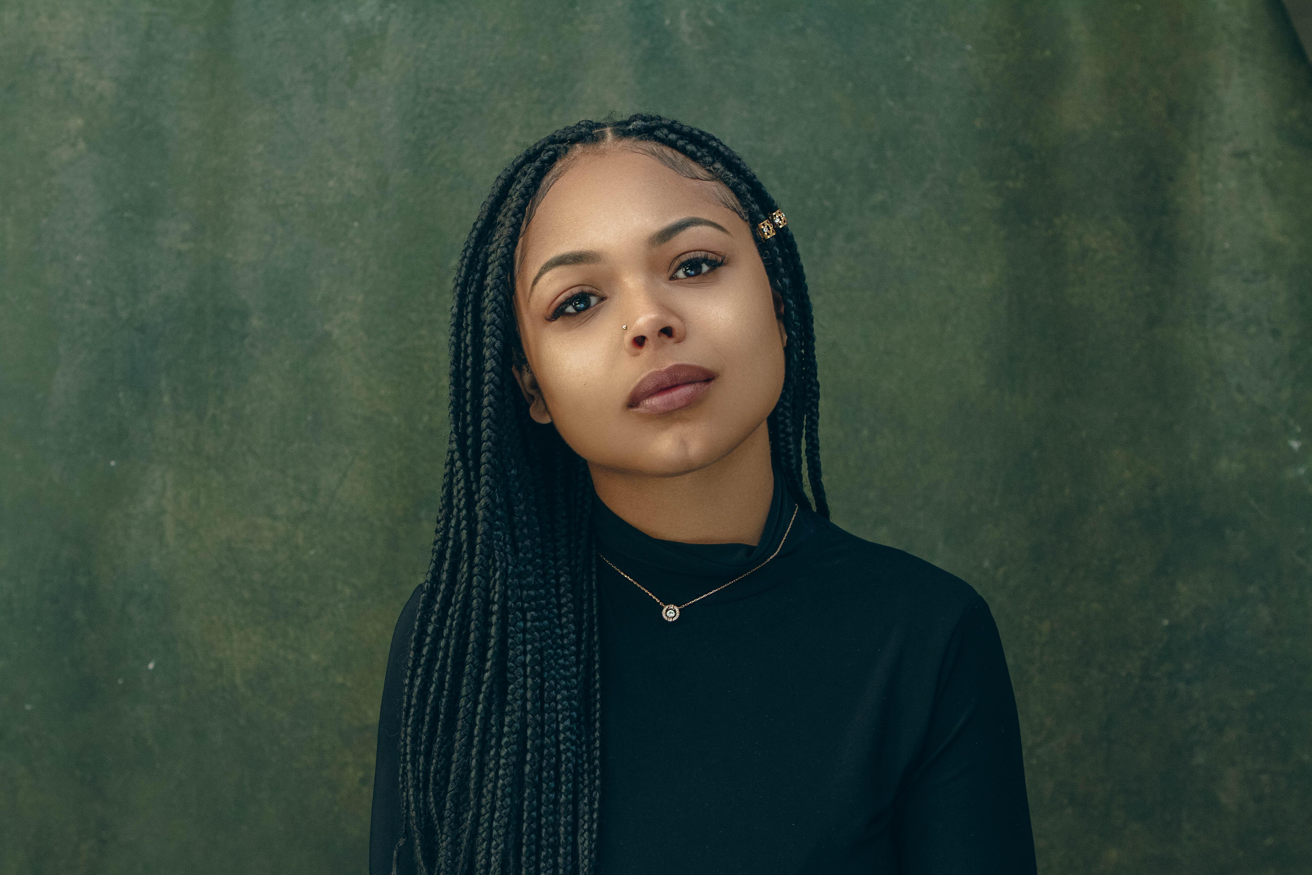 actor Nkechi Simms large photo