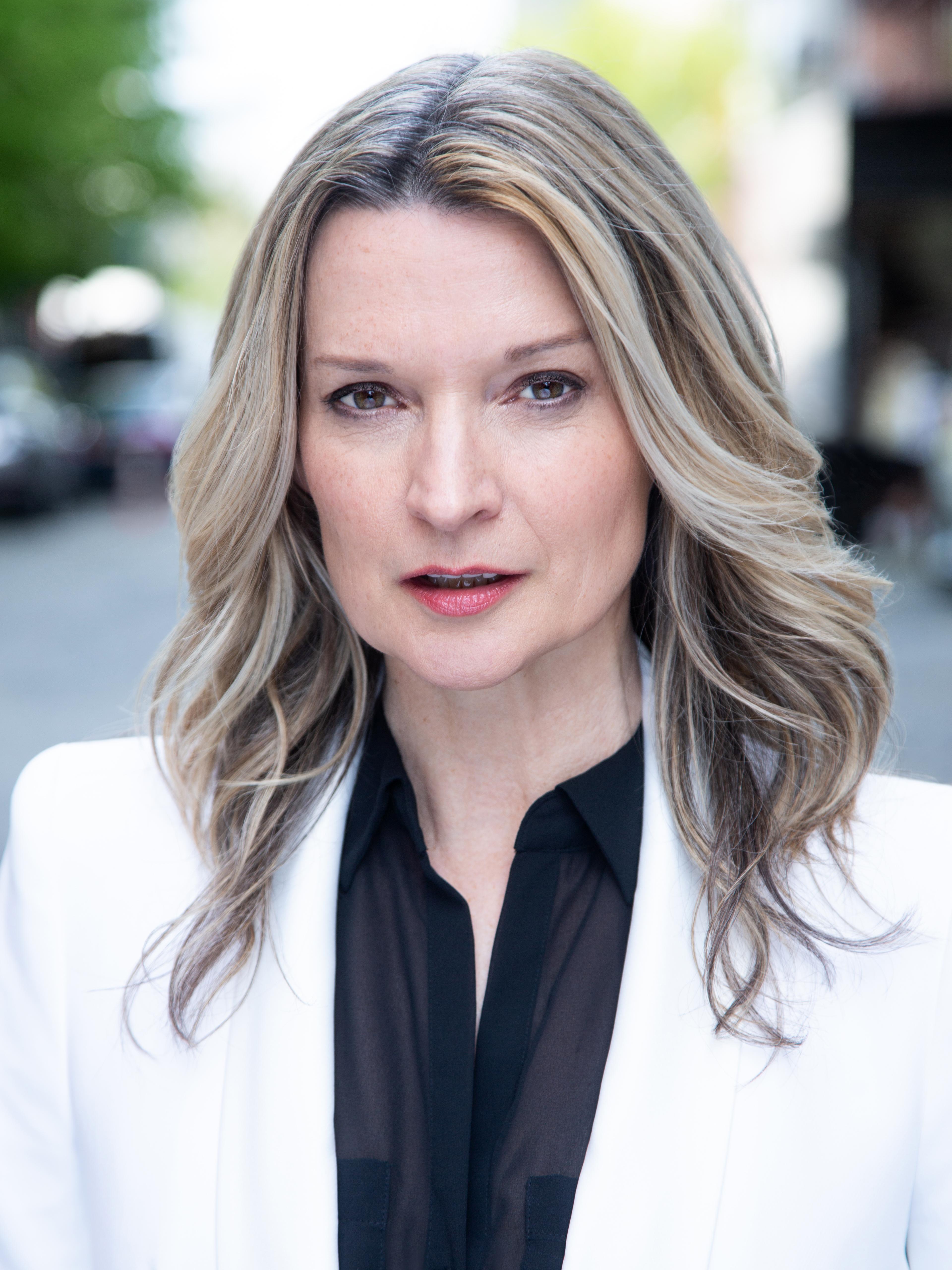 actor Andrea Powell large photo