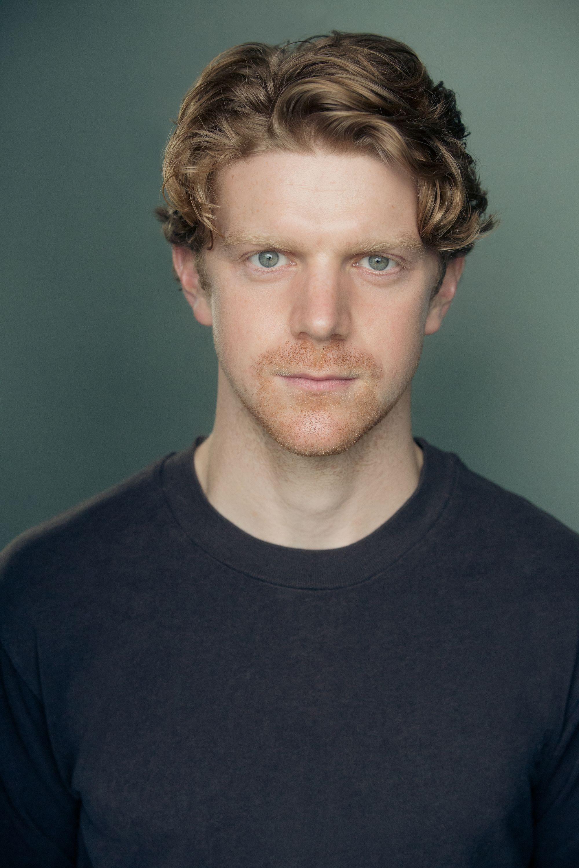 actor Frank Blake large photo