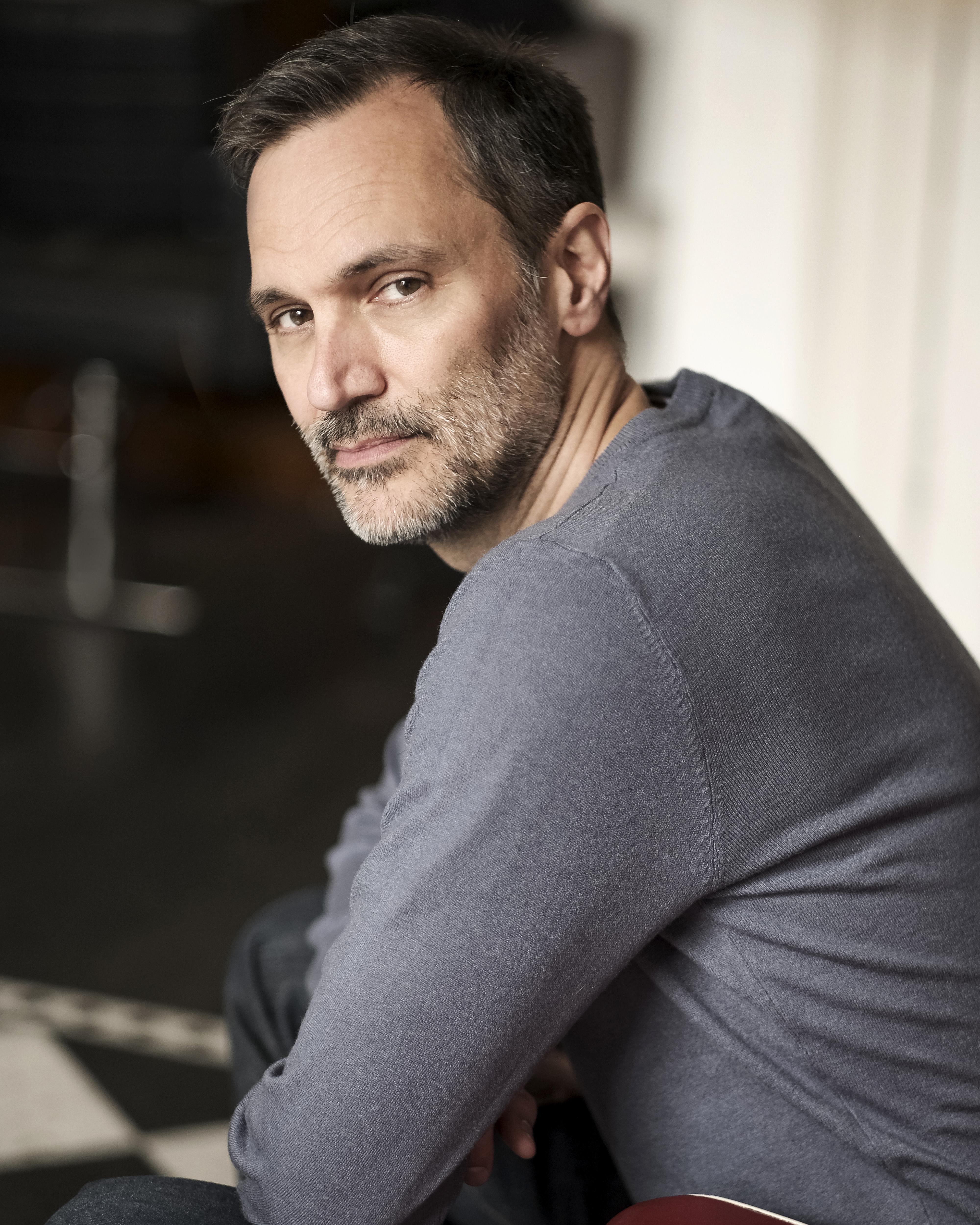 actor Scott Coker large photo