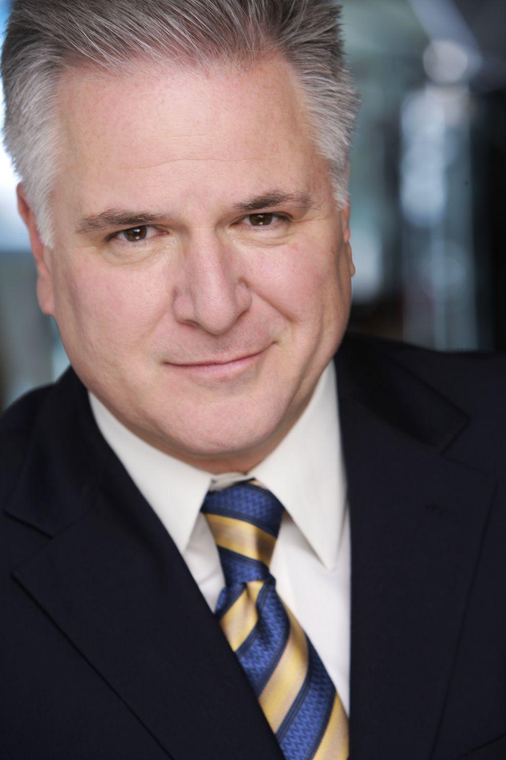 actor Harry Zinn large photo