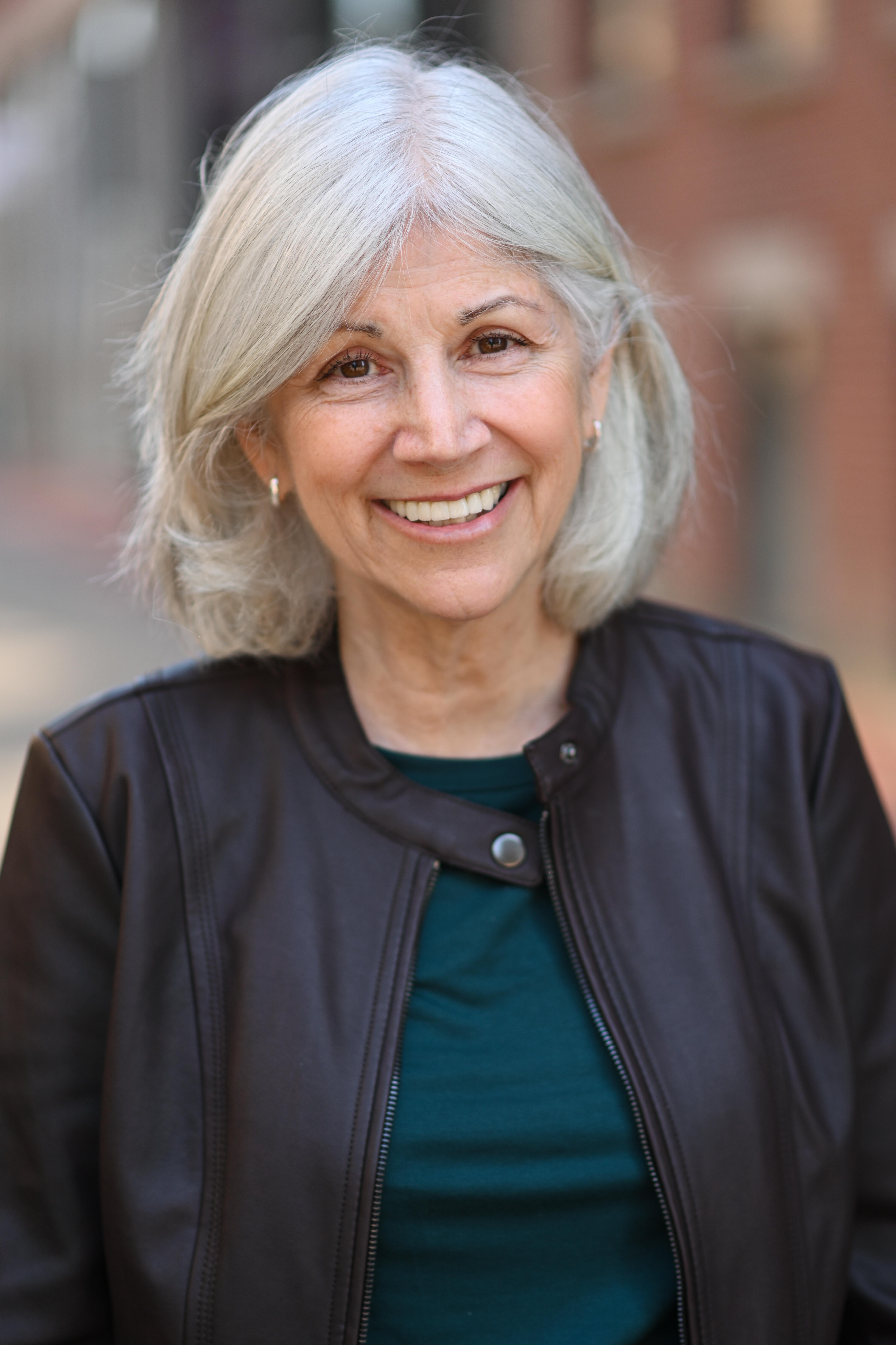 actor Paula Loud large photo