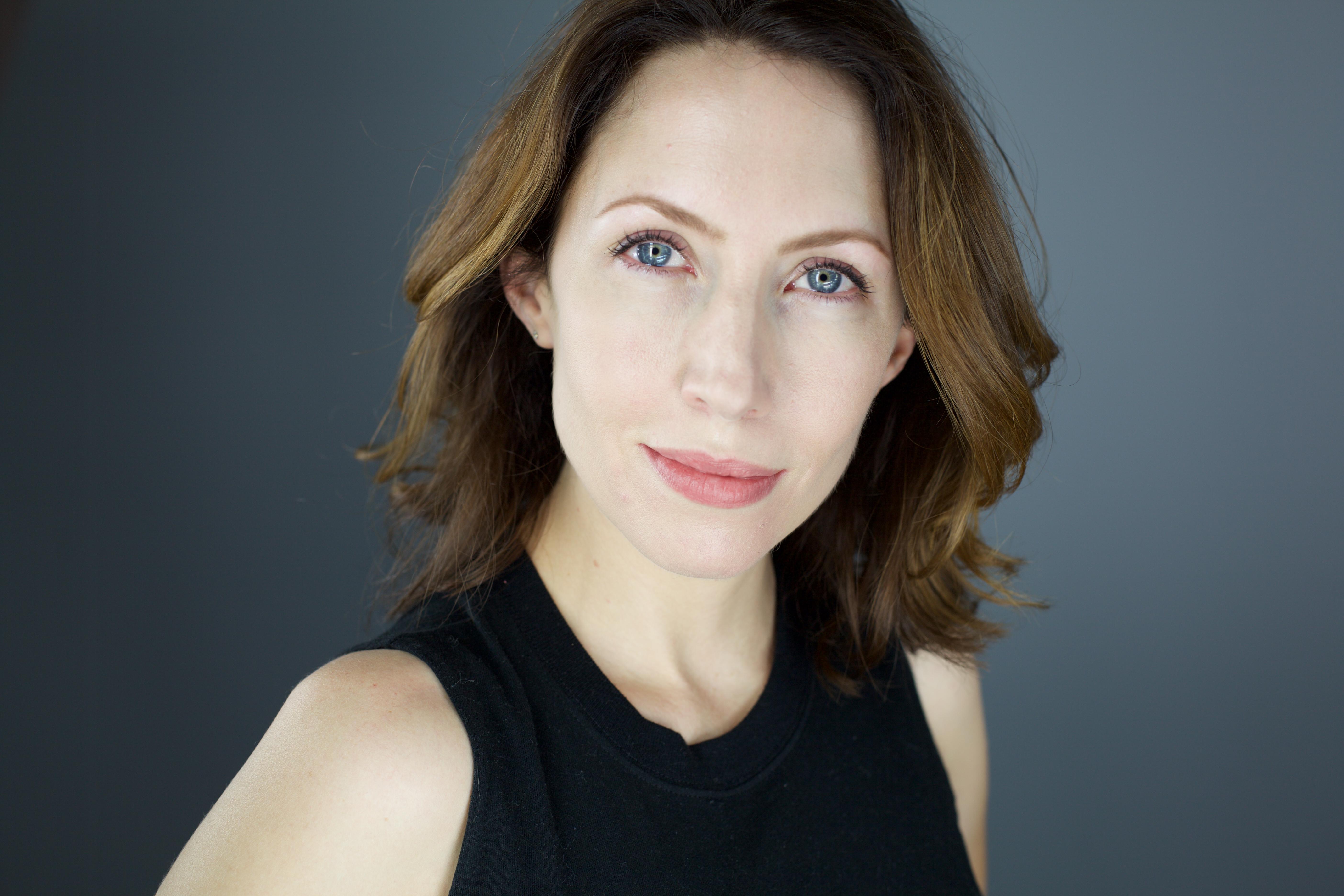 actor Carolyn Zanelli large photo