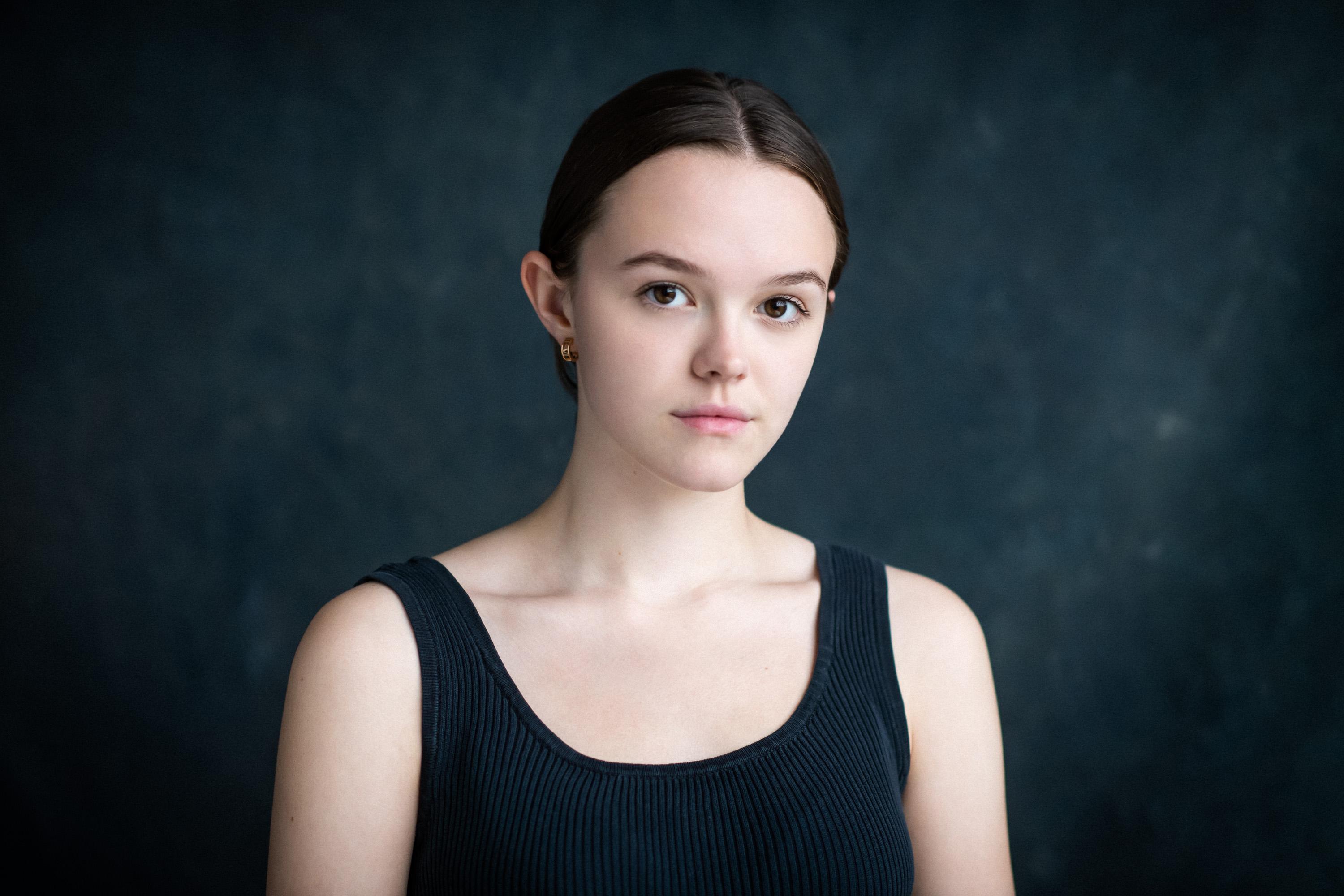 actor Erica Ford large photo