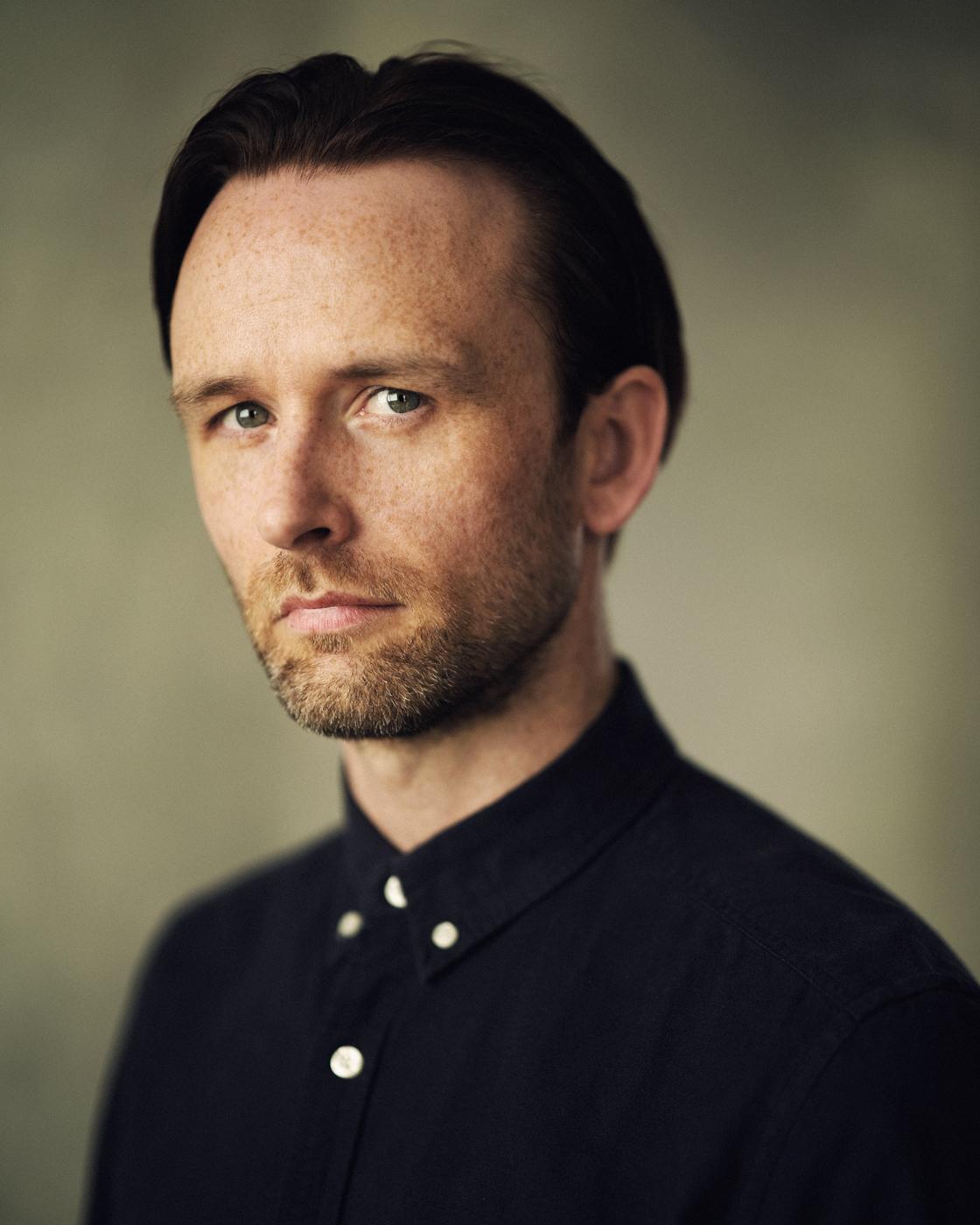 actor Gary Buckley large photo