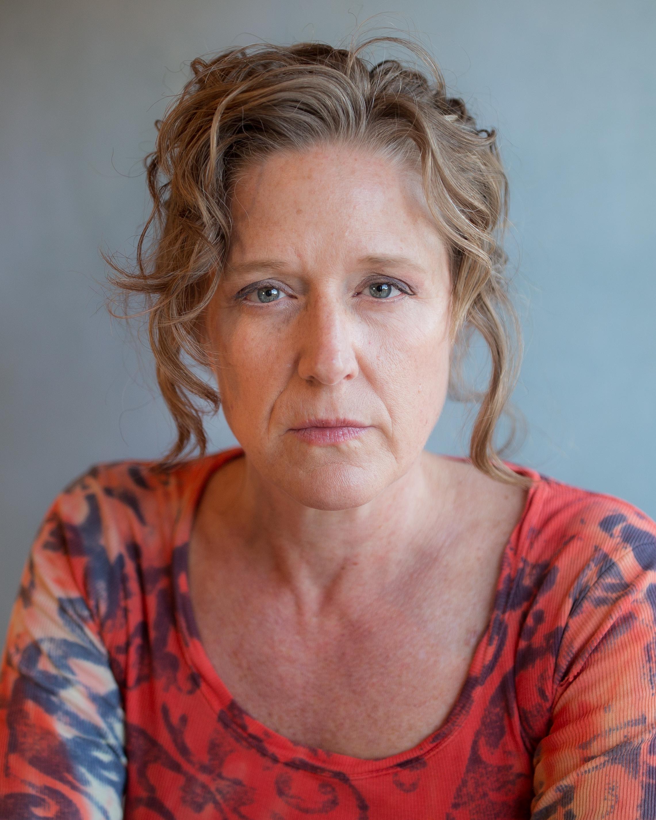 actor Beth Bailey large photo