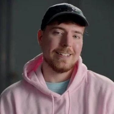 actor Mr. Beast large photo
