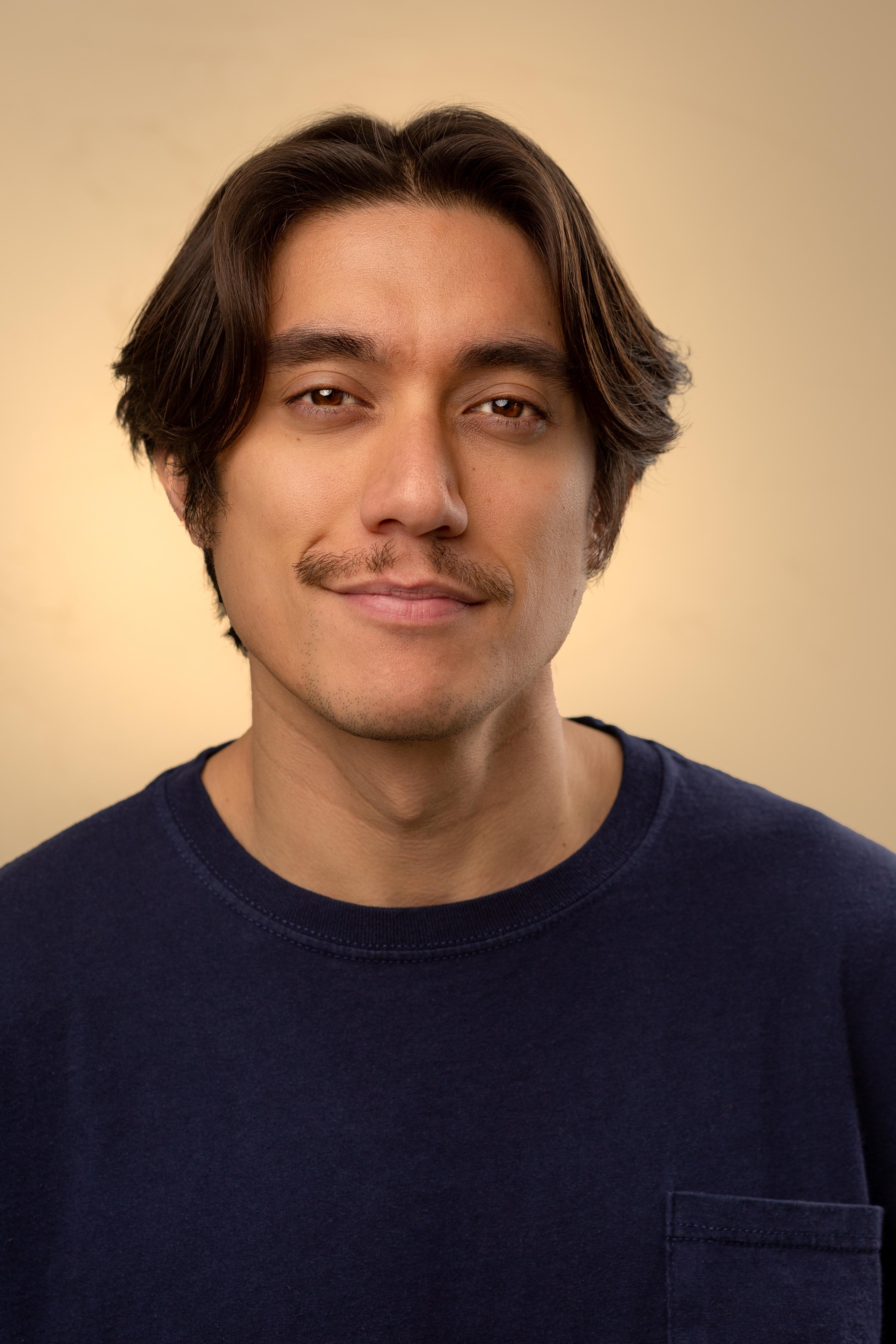 actor Evan Mills large photo