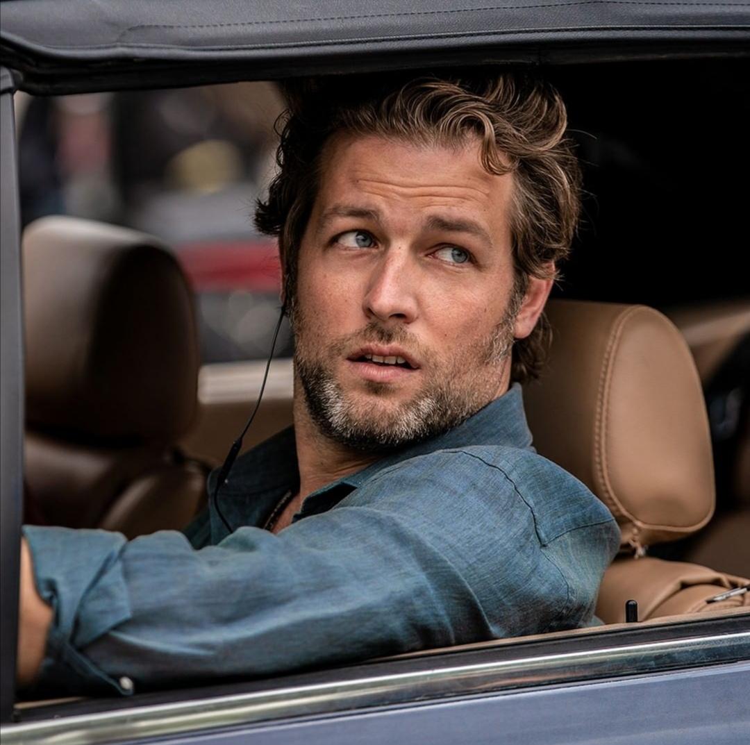 actor Julian Looman large photo