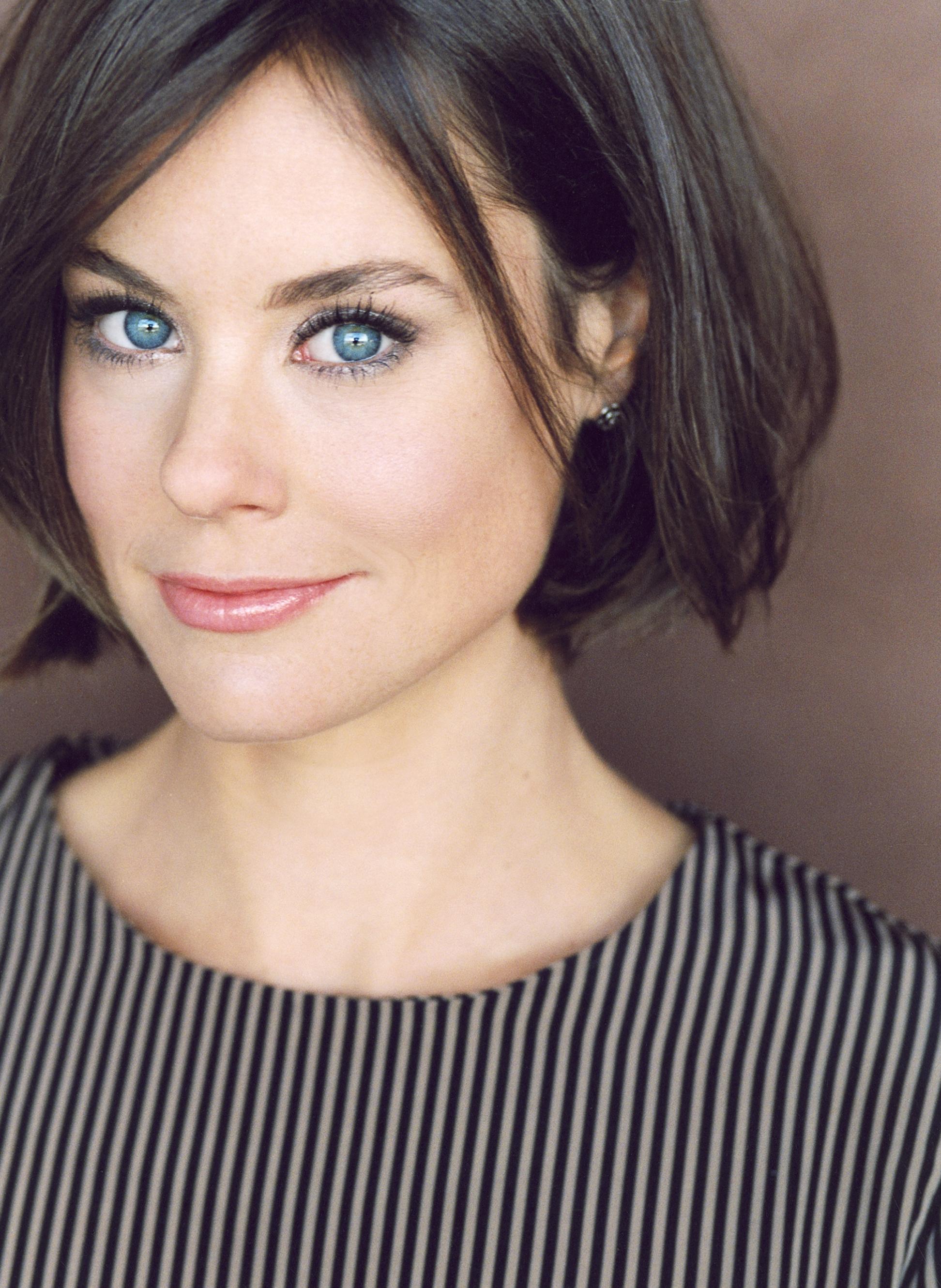 actor Ashley Williams large photo