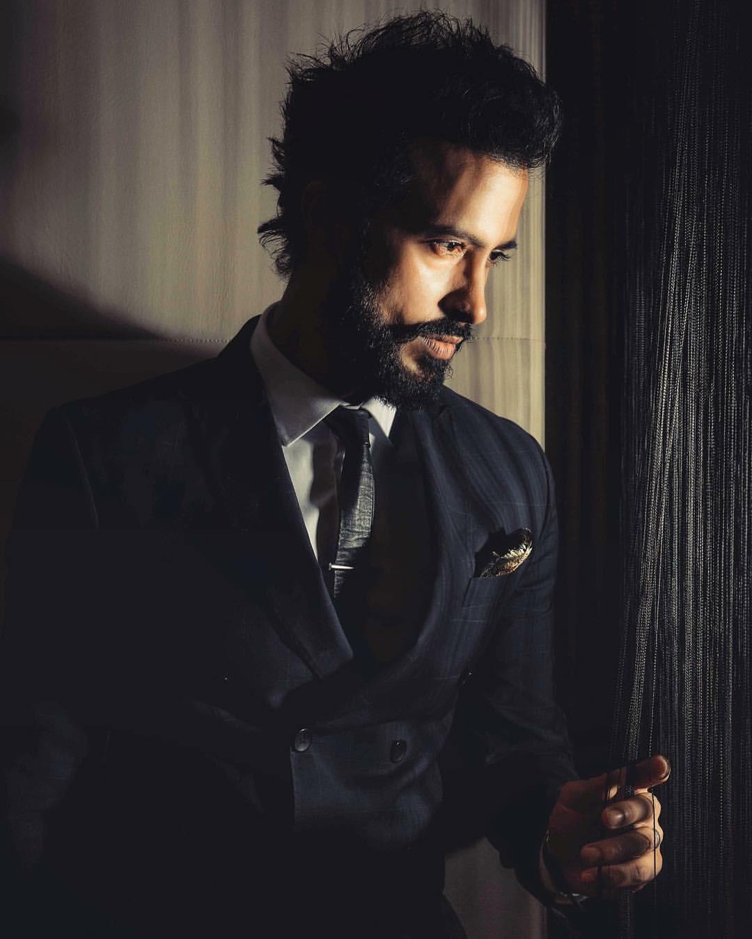 actor Ali Kazmi large photo