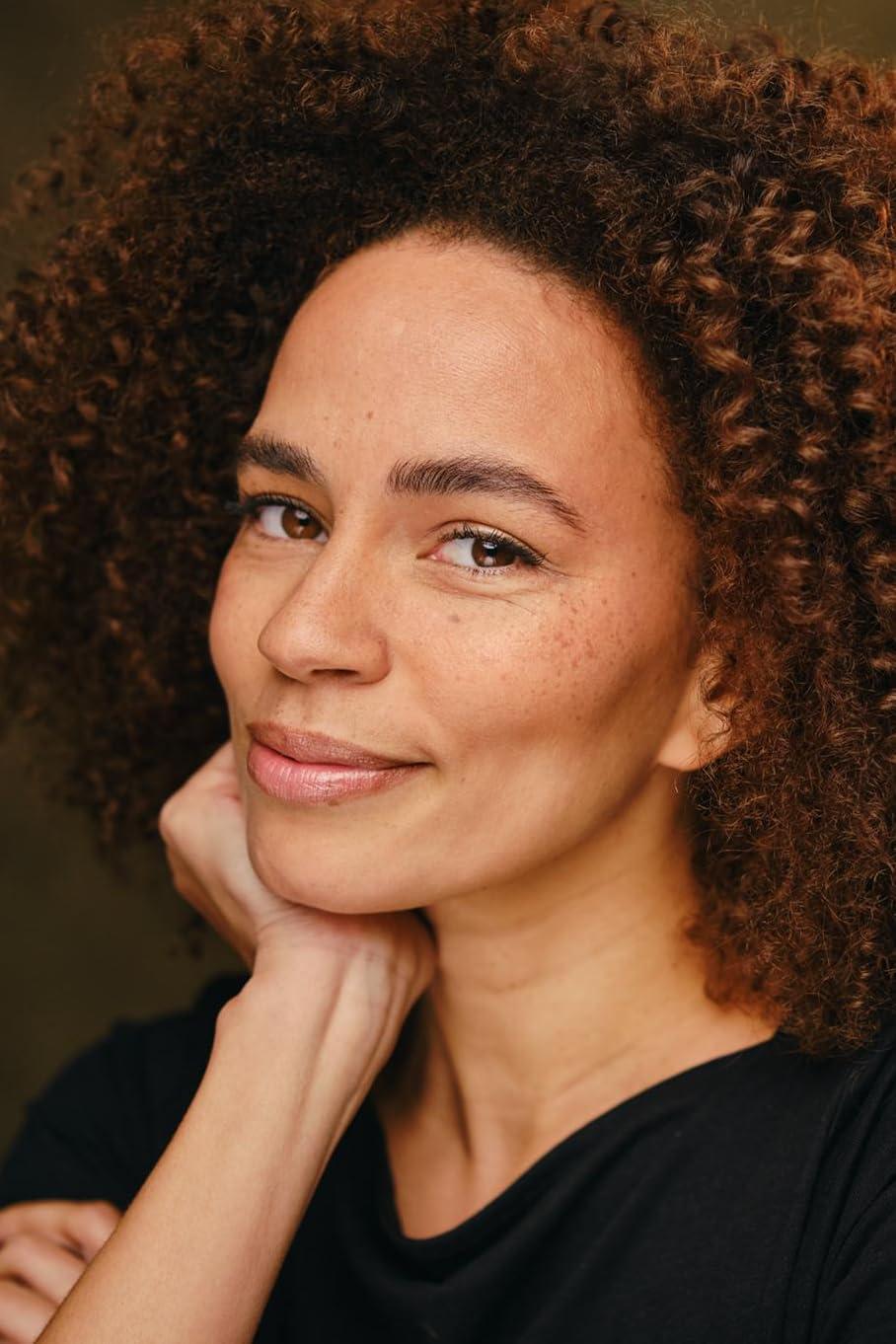 actor Ana Sofia Martins large photo