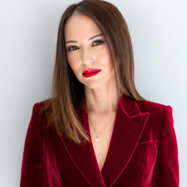 actor Elizabeth Chang large photo