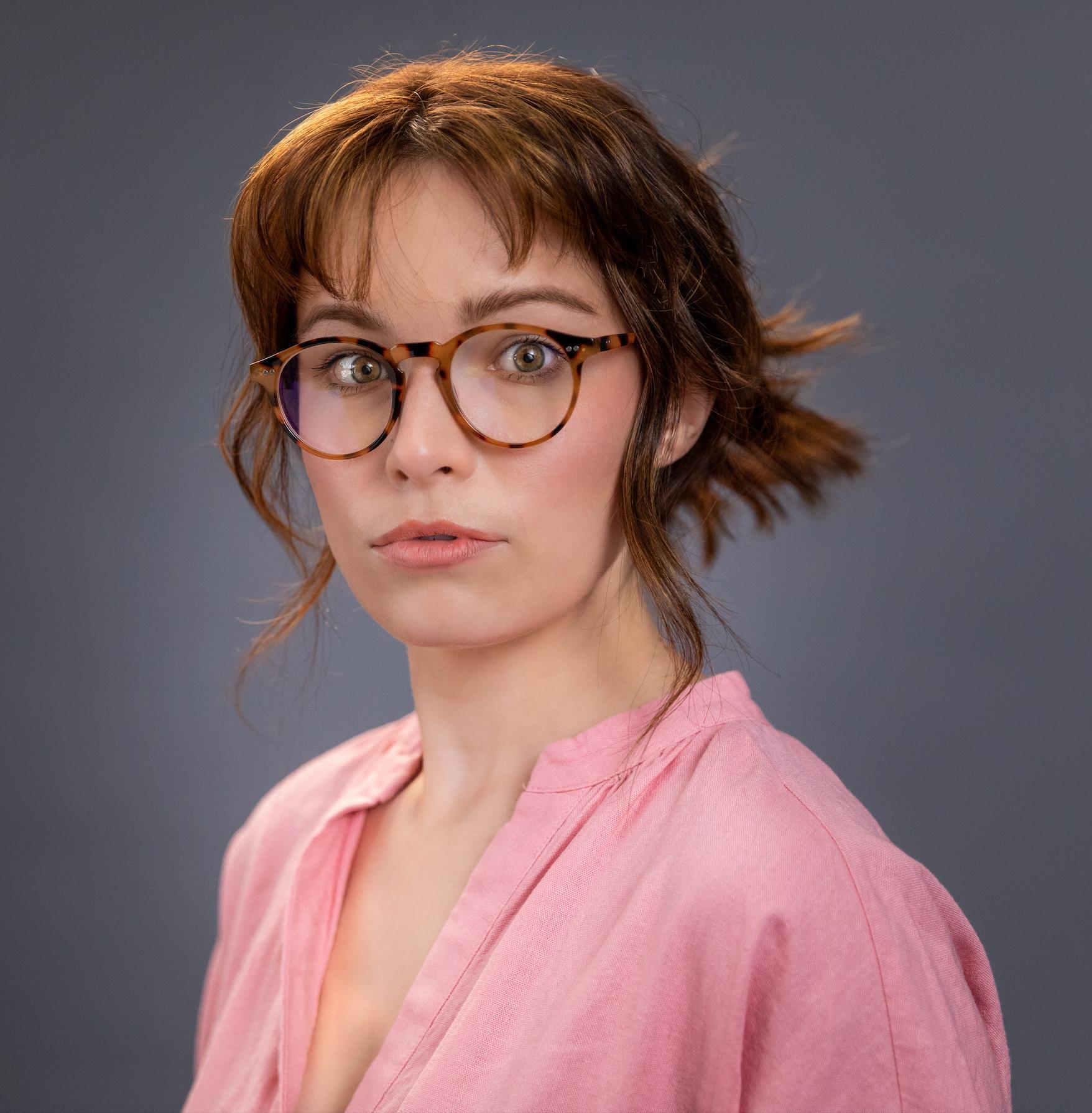 actor Naomi Prentice large photo