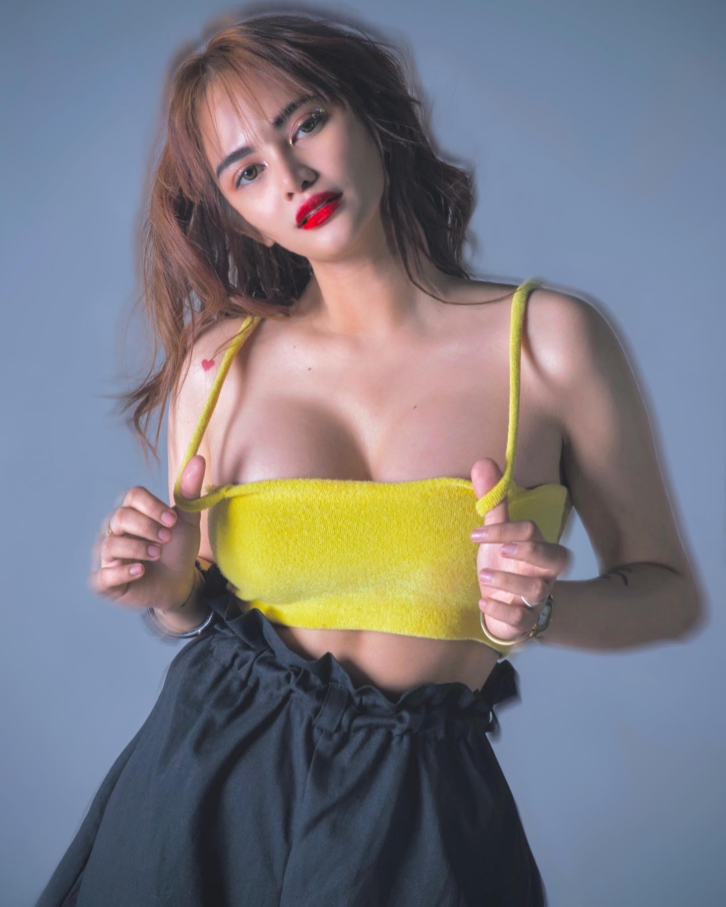 actor Amanda Avecilla large photo