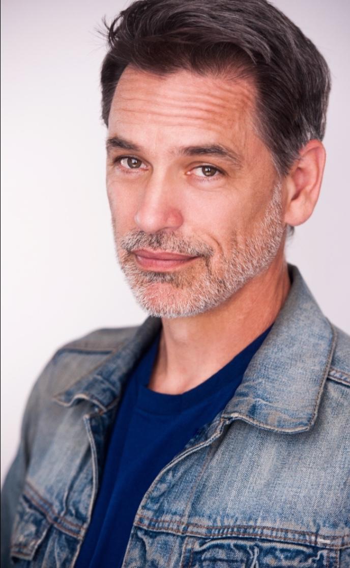 actor Mark Lewis large photo