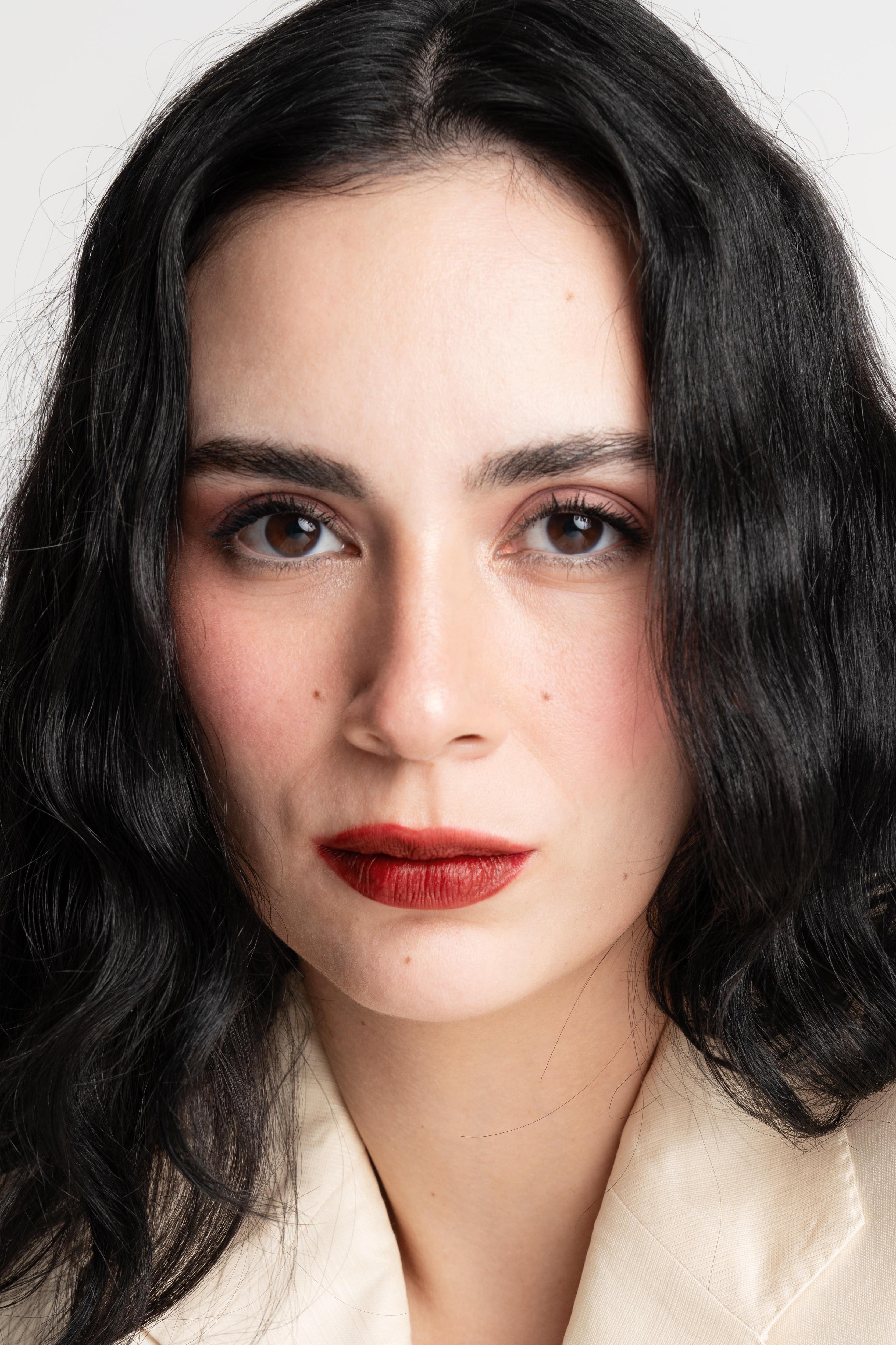 actor Burcu Gölgedar large photo