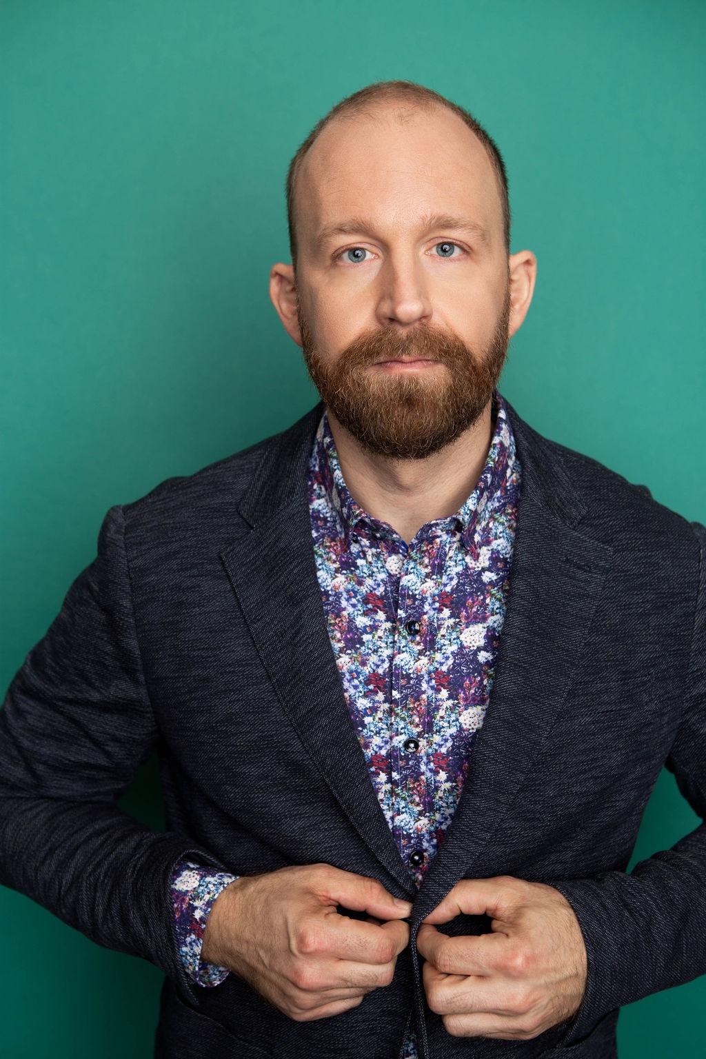 actor Dennis William Grimes large photo