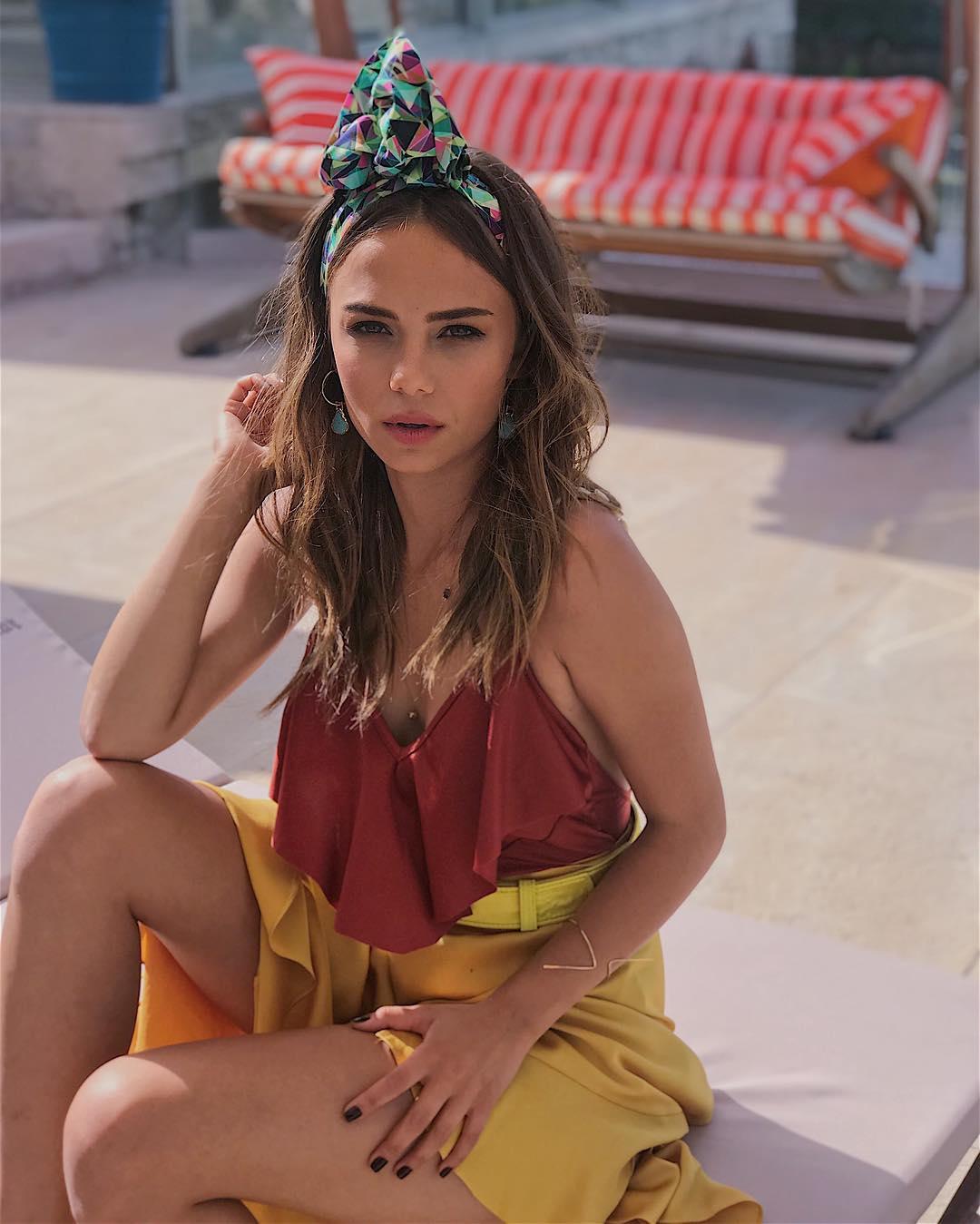 actor Bahar Sahin large photo