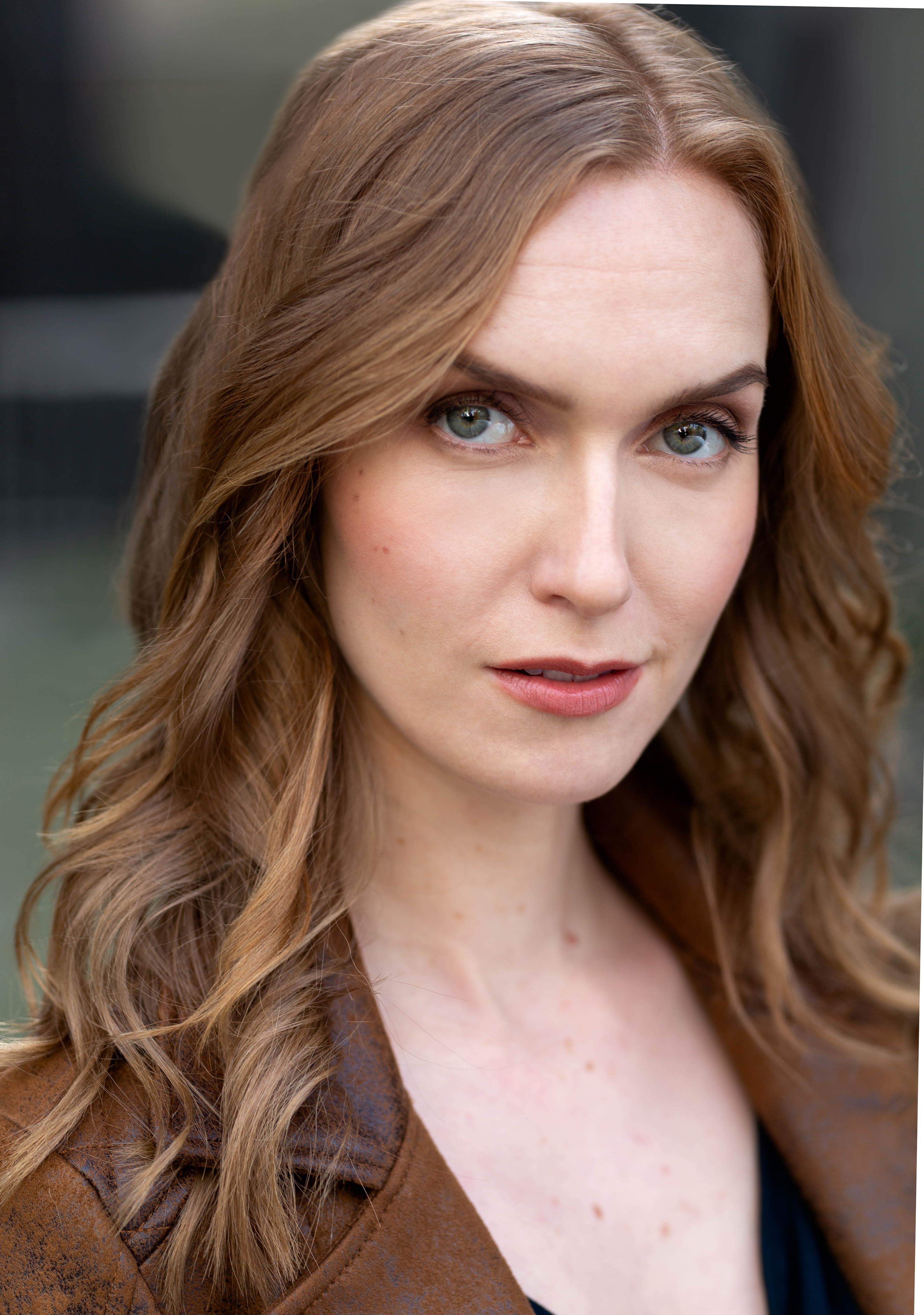 actor Dana Stoutenburg large photo