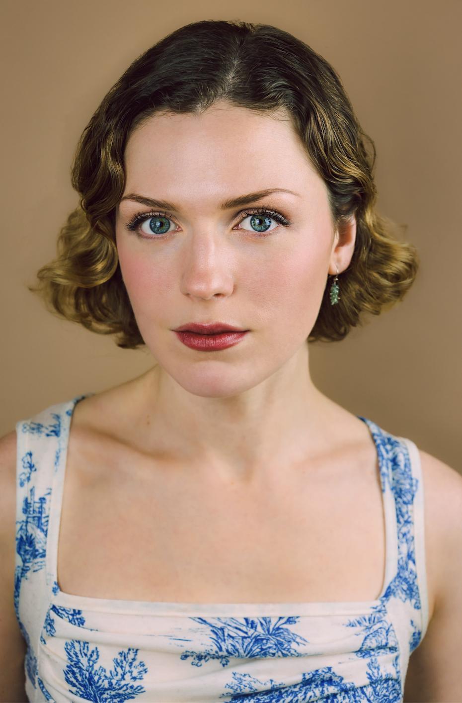 actor Caitlin Zerra Rose large photo