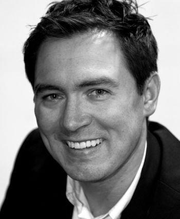 actor Barrett Jones large photo