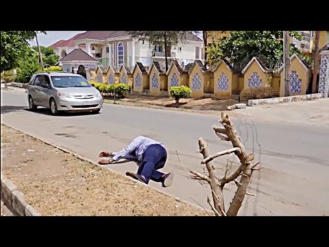 Comment La Femme Riche A Vu Et Aidé Lhomme Qui Dormait Au Bord De La Route|Films Africain 5 Étoiles