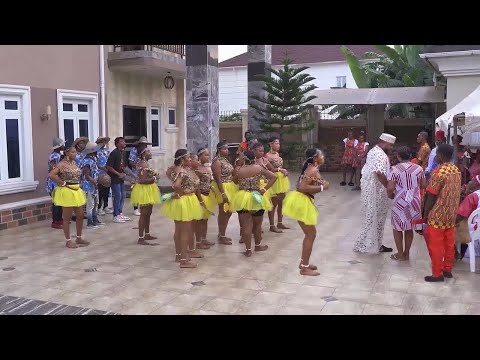 Une pauvre orpheline a conquis le cœur dun prince lors dune compétition avec ses pas de danse:Film