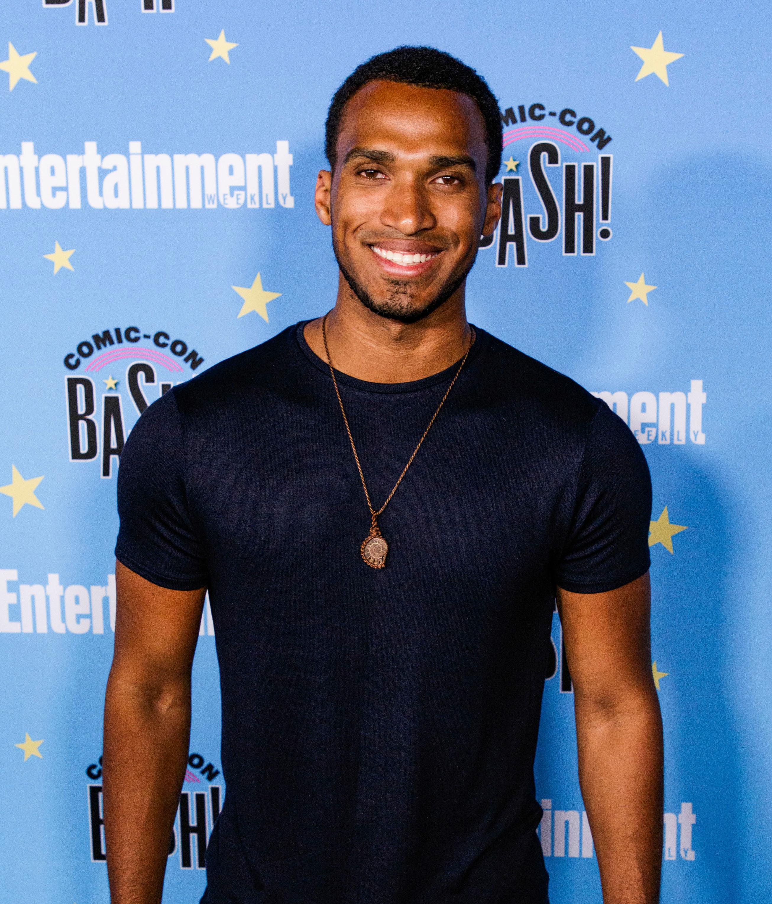 actor Nathan Mitchell large photo