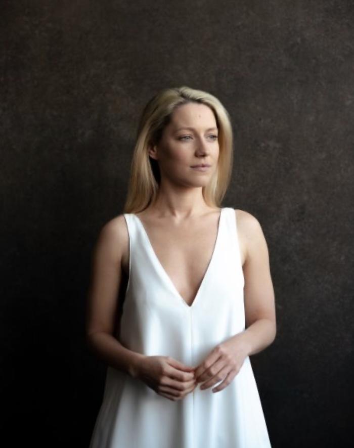 actor Niamh Walsh large photo