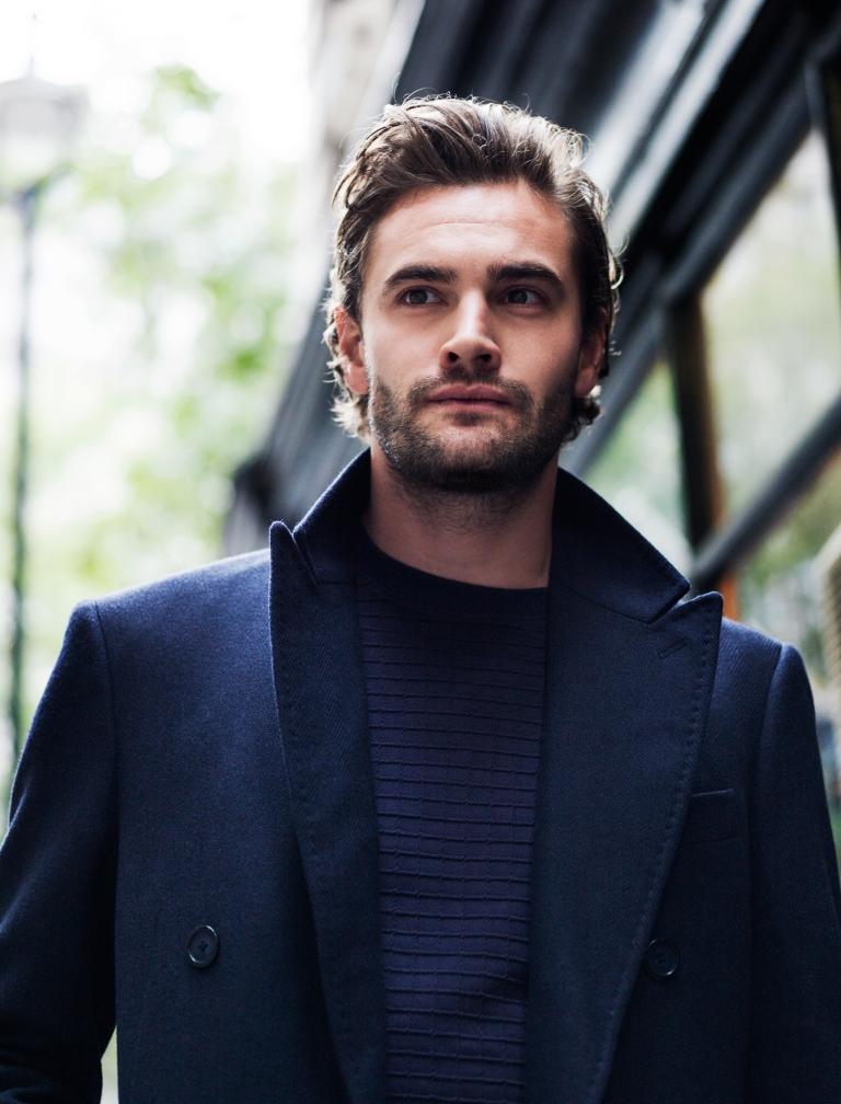 actor Tom Bateman large photo