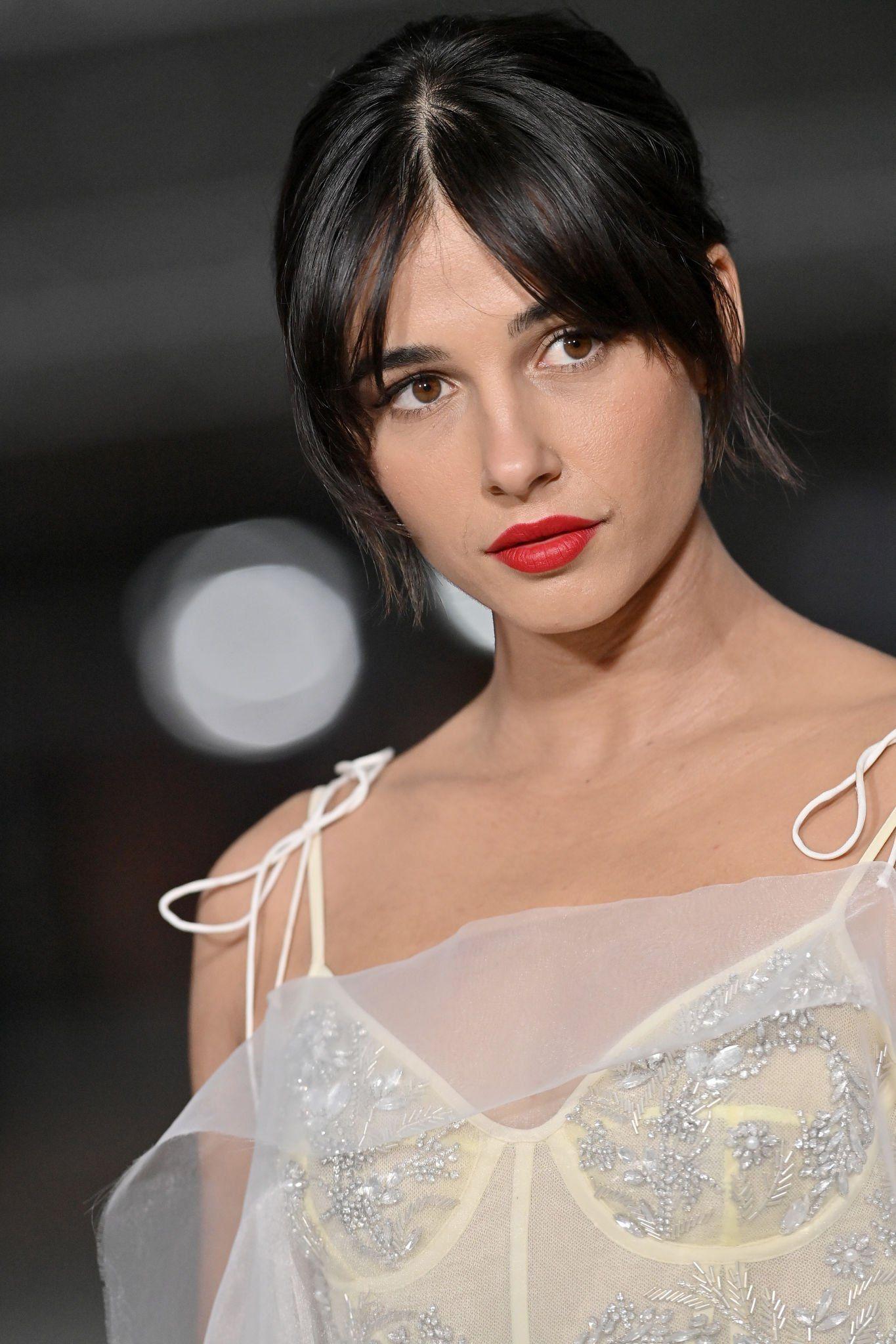 actor Naomi Scott large photo