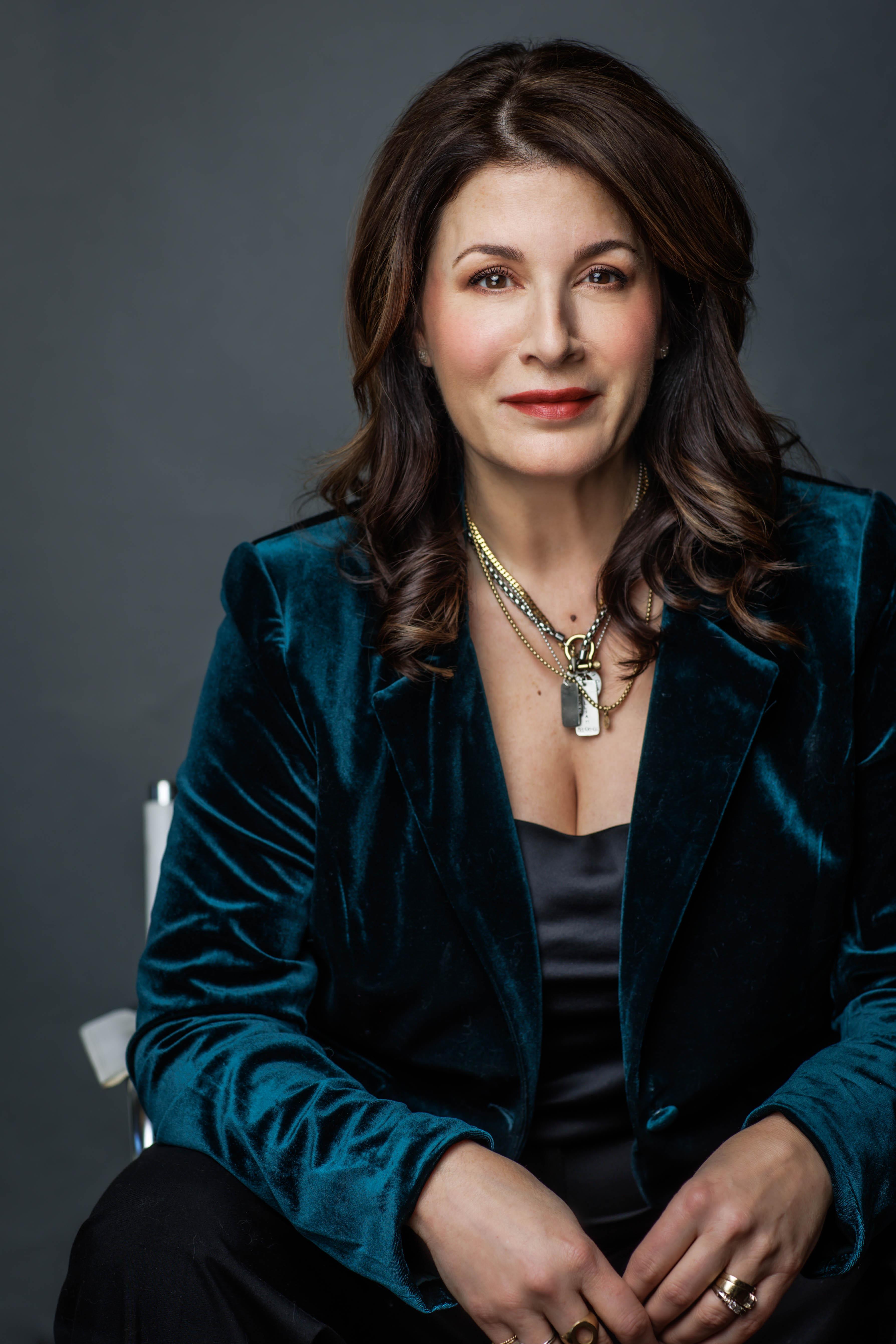 actor Nicole Oliver large photo