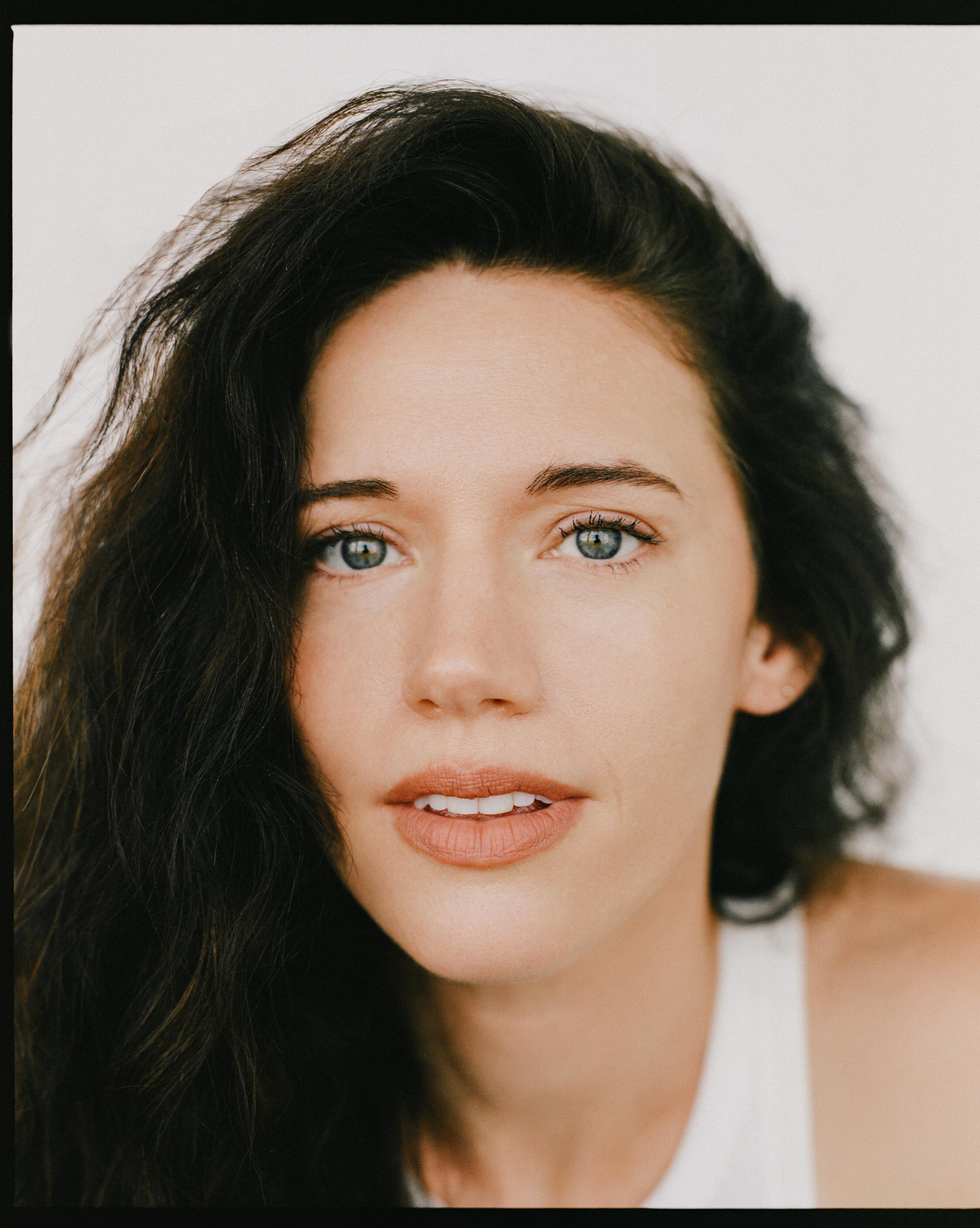 actor Katie Parker large photo