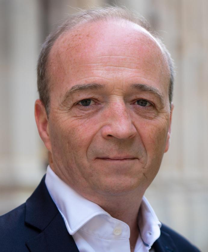 actor Vincent Courcelle-Labrousse large photo