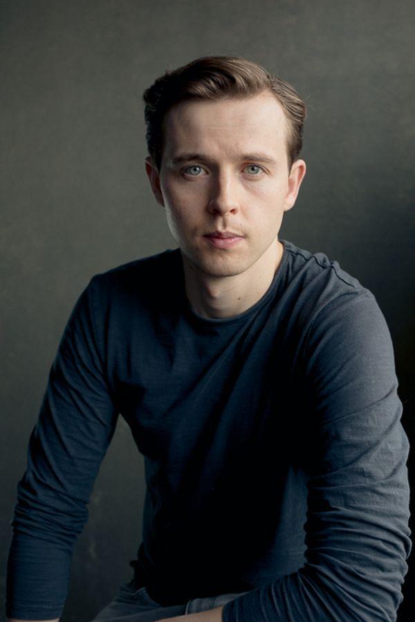 actor Ben Ewing large photo