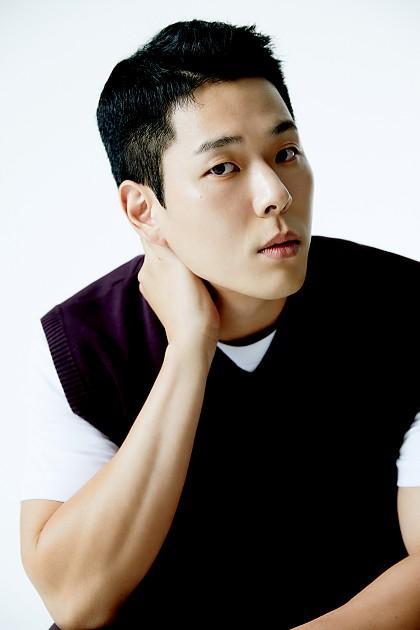 actor Joo Yeon-Woo large photo