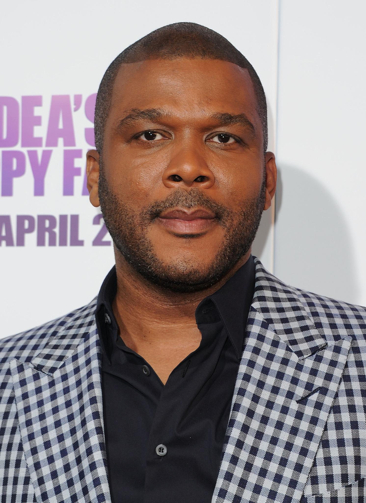 actor Tyler Perry large photo