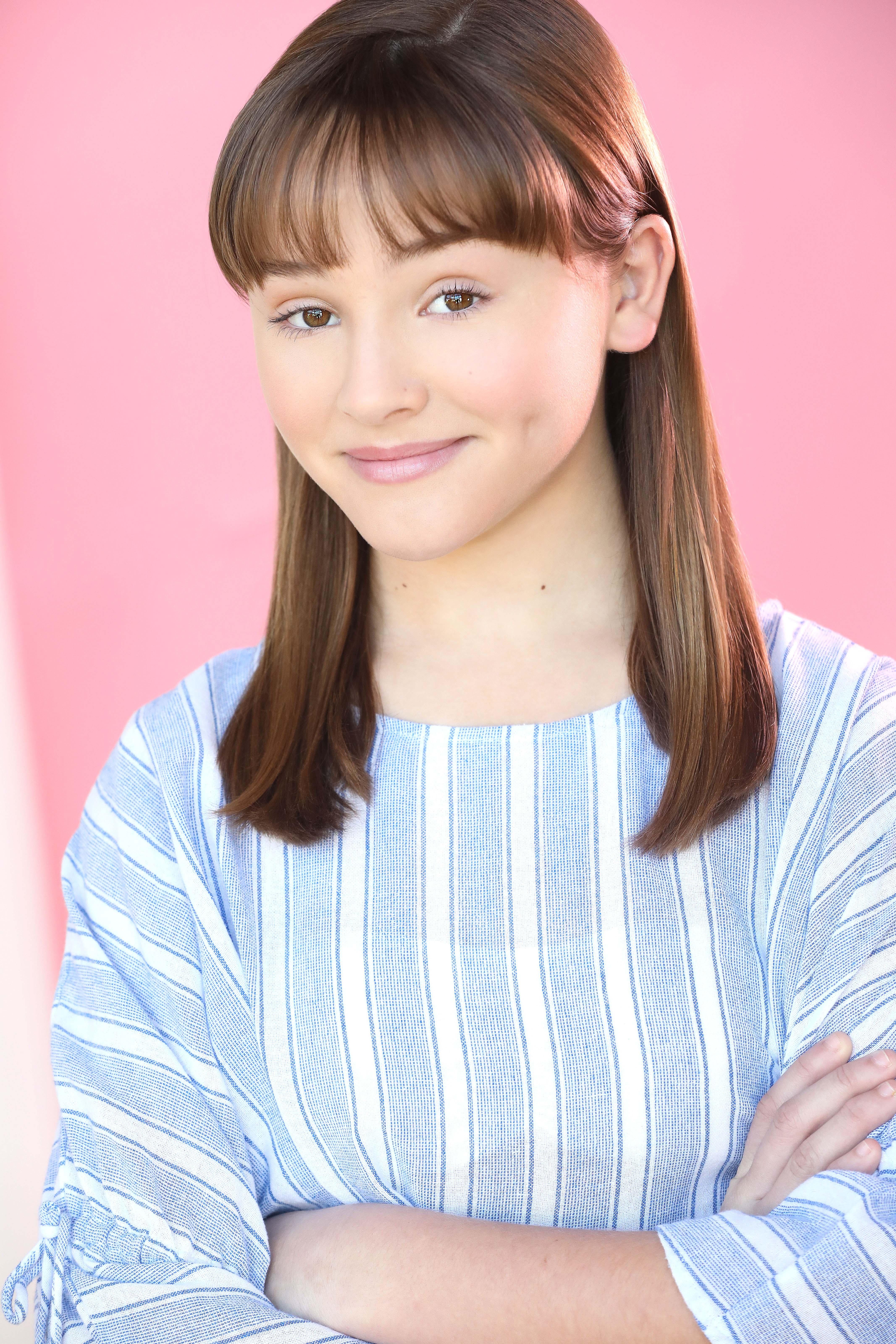 actor Lauren Gravitt large photo