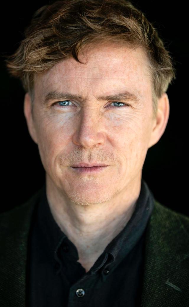 actor Julian Casey large photo