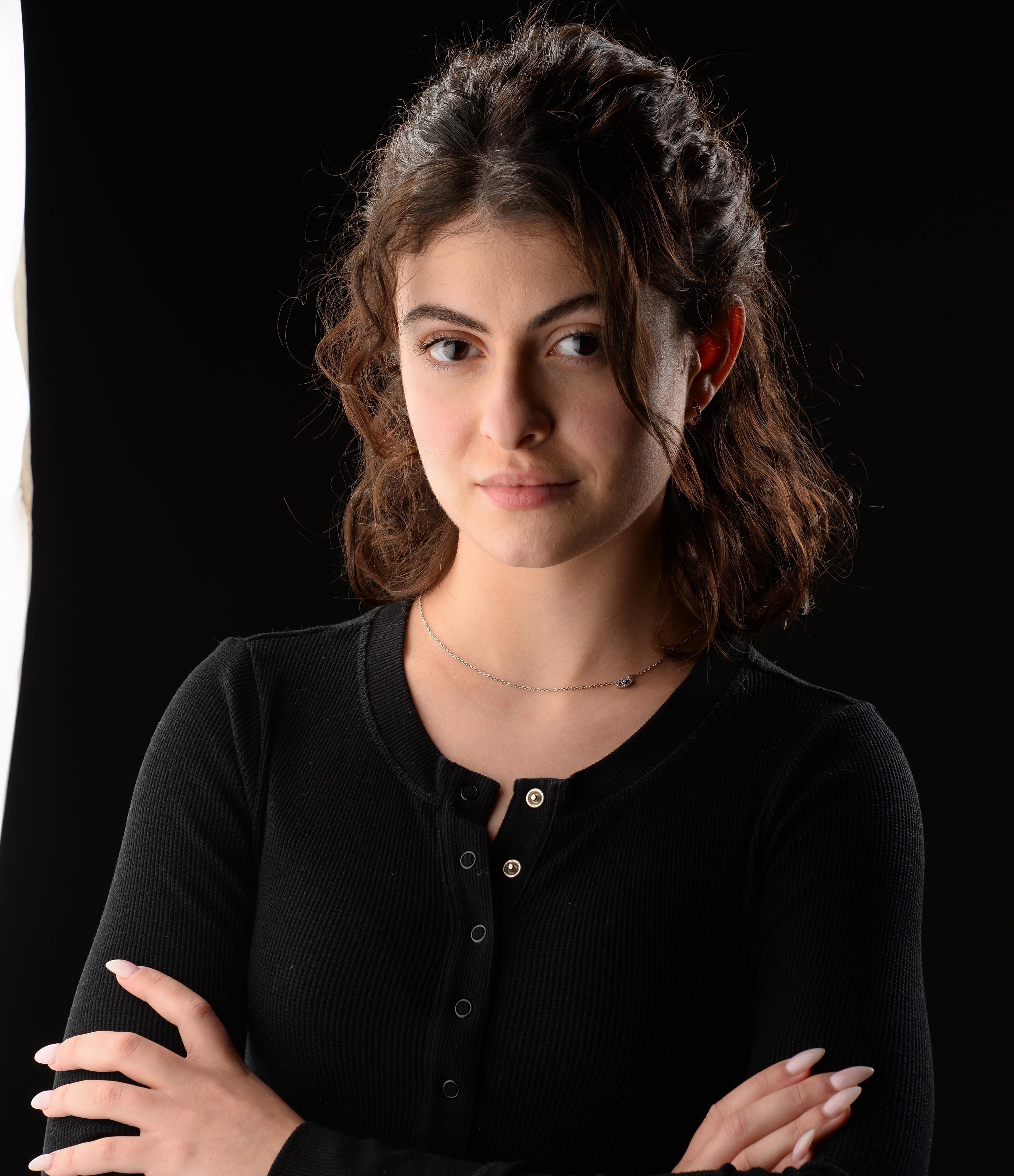 actor Tara Abboud large photo