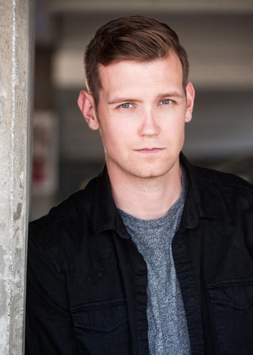 actor Justin Kroehler large photo