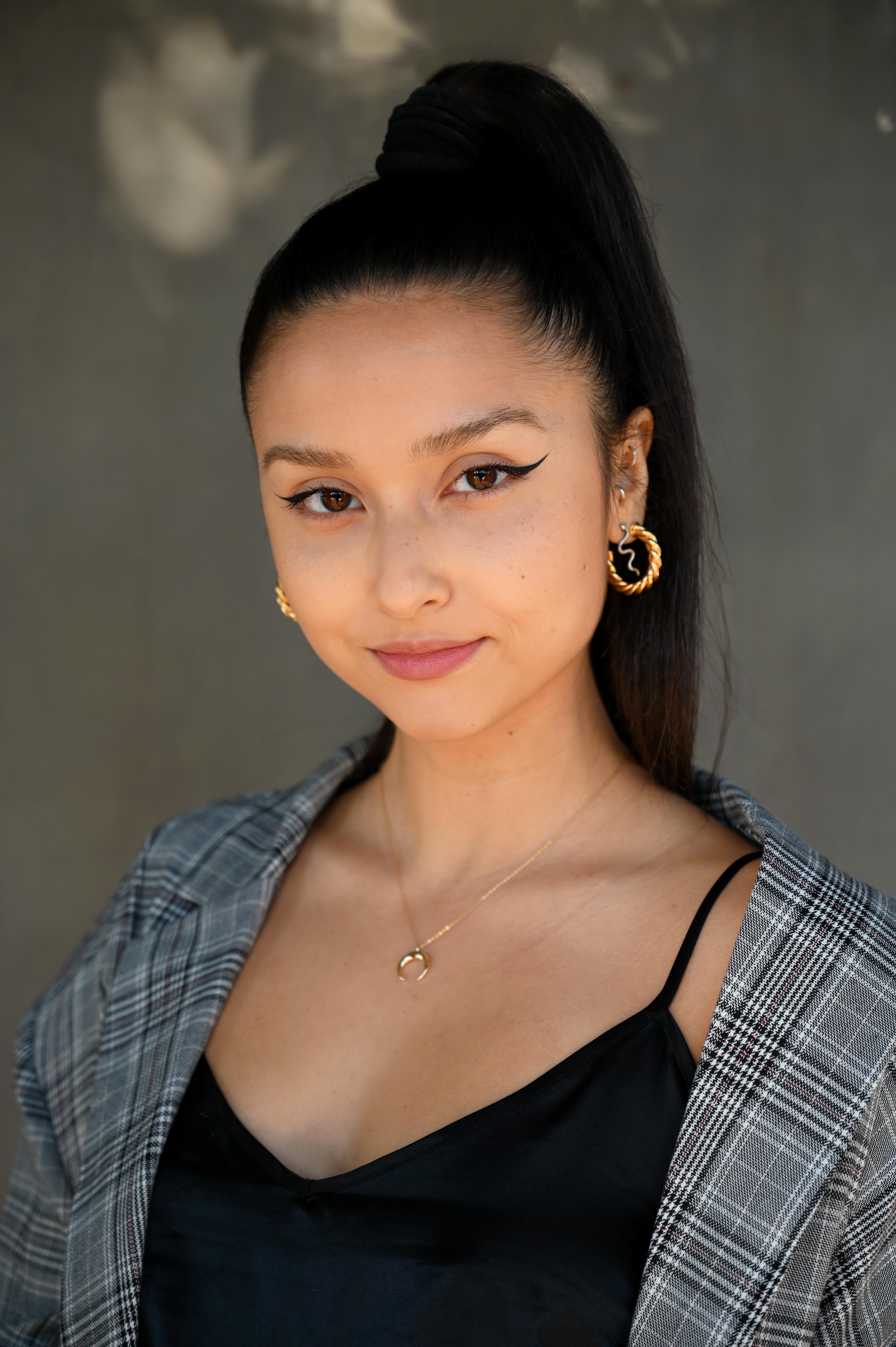 actor Lora Lee large photo