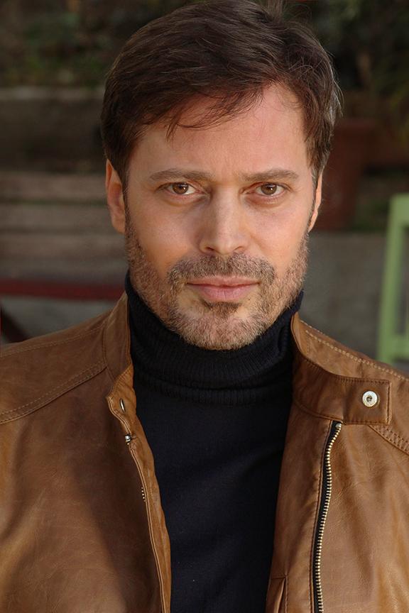 actor Luis Fernandez large photo