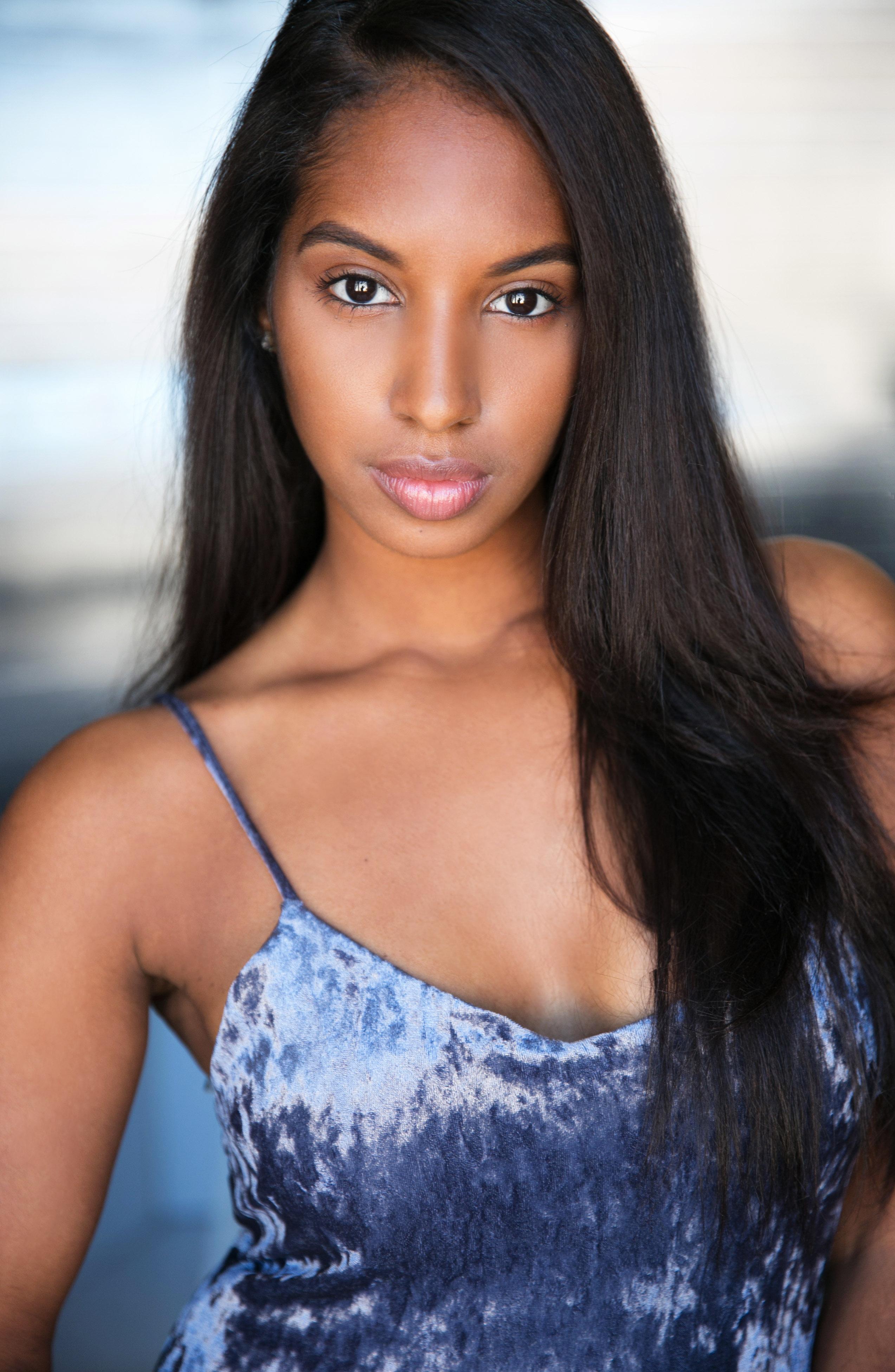 actor Chloe Paige Flowers large photo