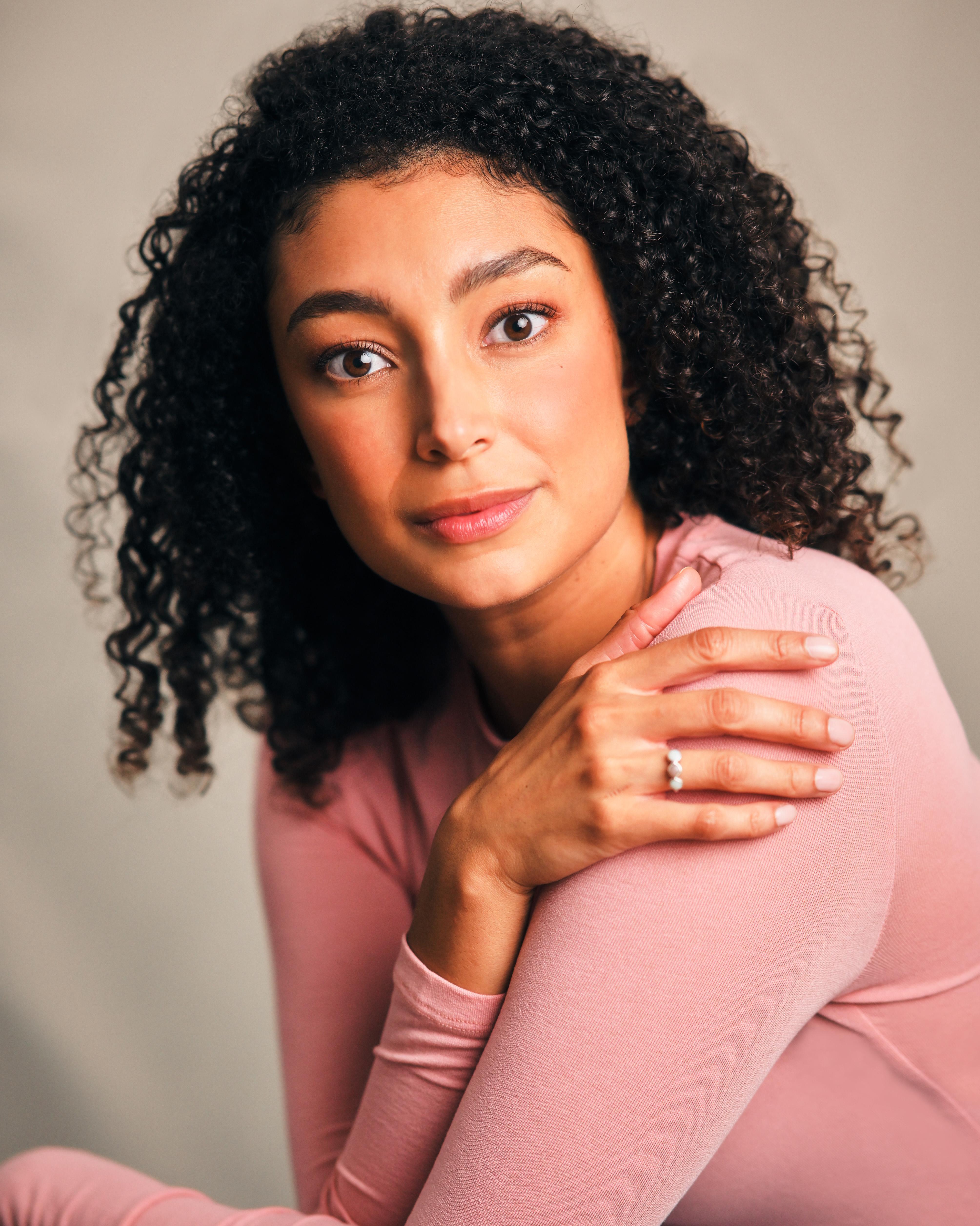 actor Riana Duce large photo