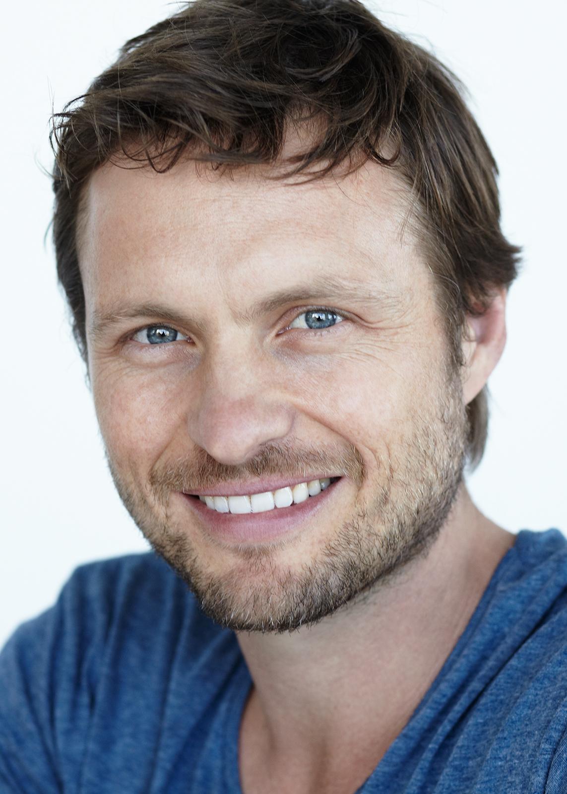 actor Laurence Brewer large photo